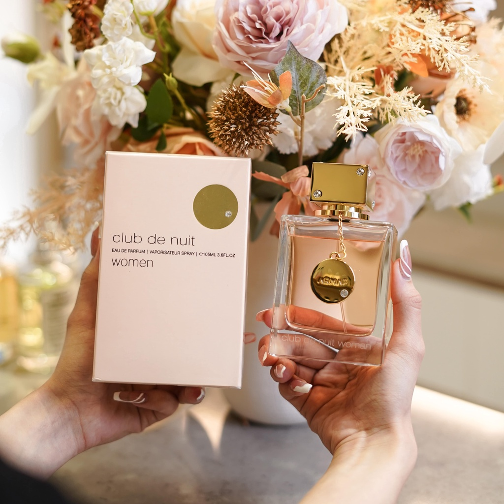 Club De Nuit Woman