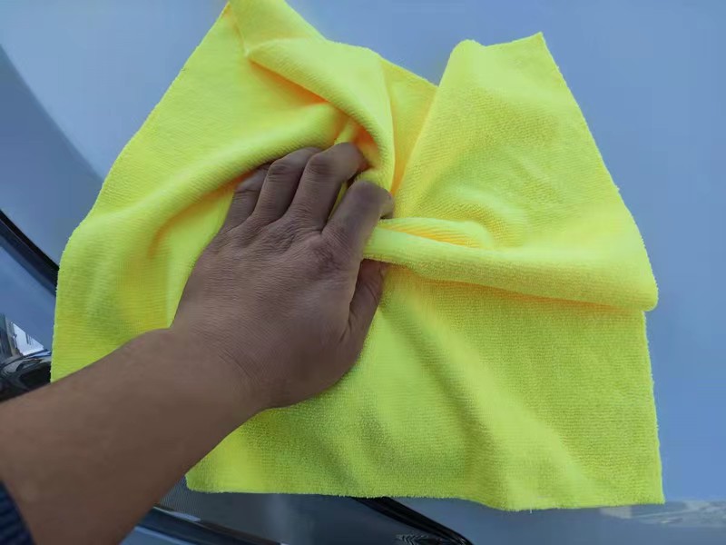 Toalha de Microfibra 40x40cm Sem Borda Amarela 300gsm Karstoq