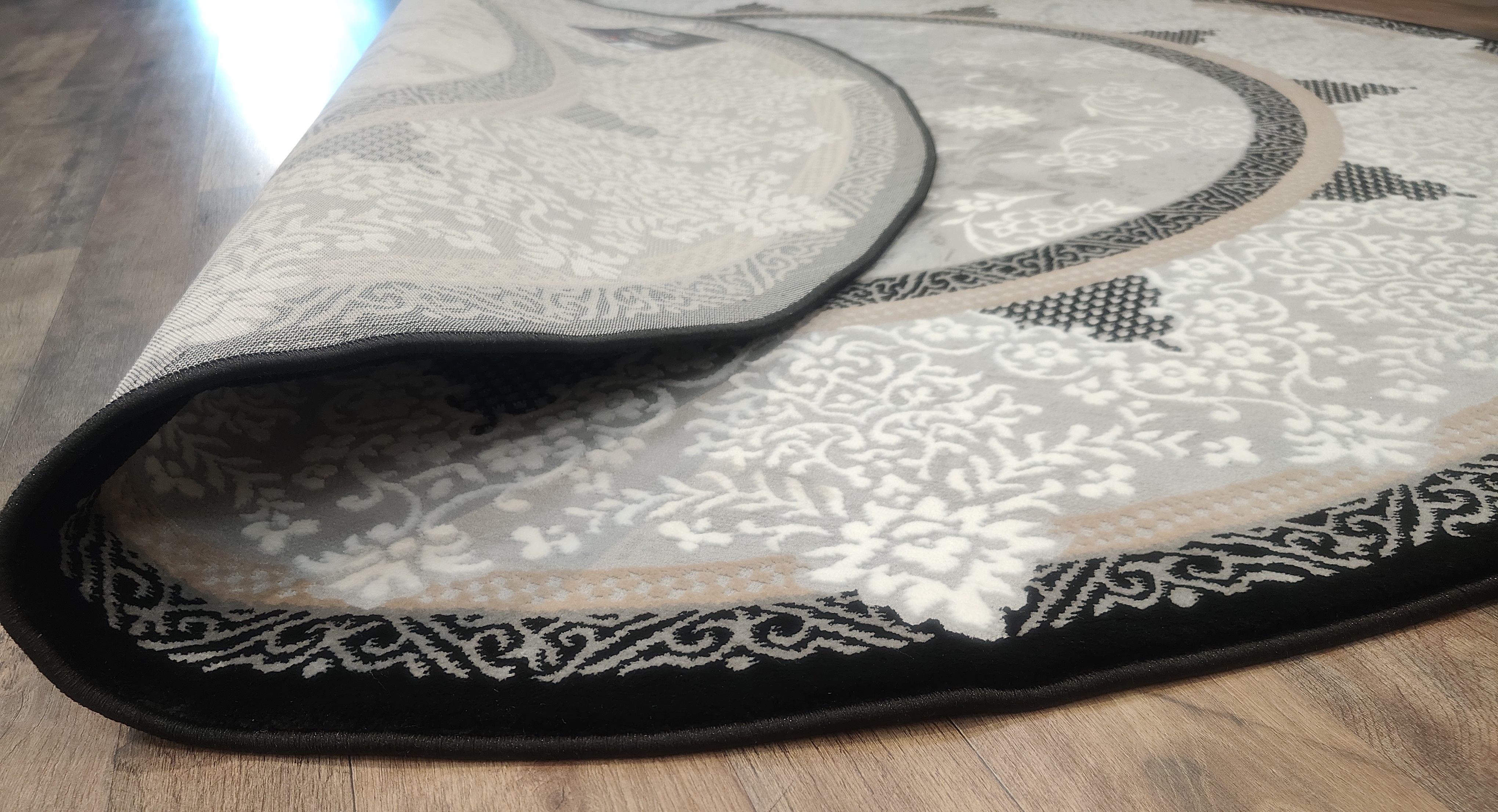 Elegant Round Area Rug 7x7