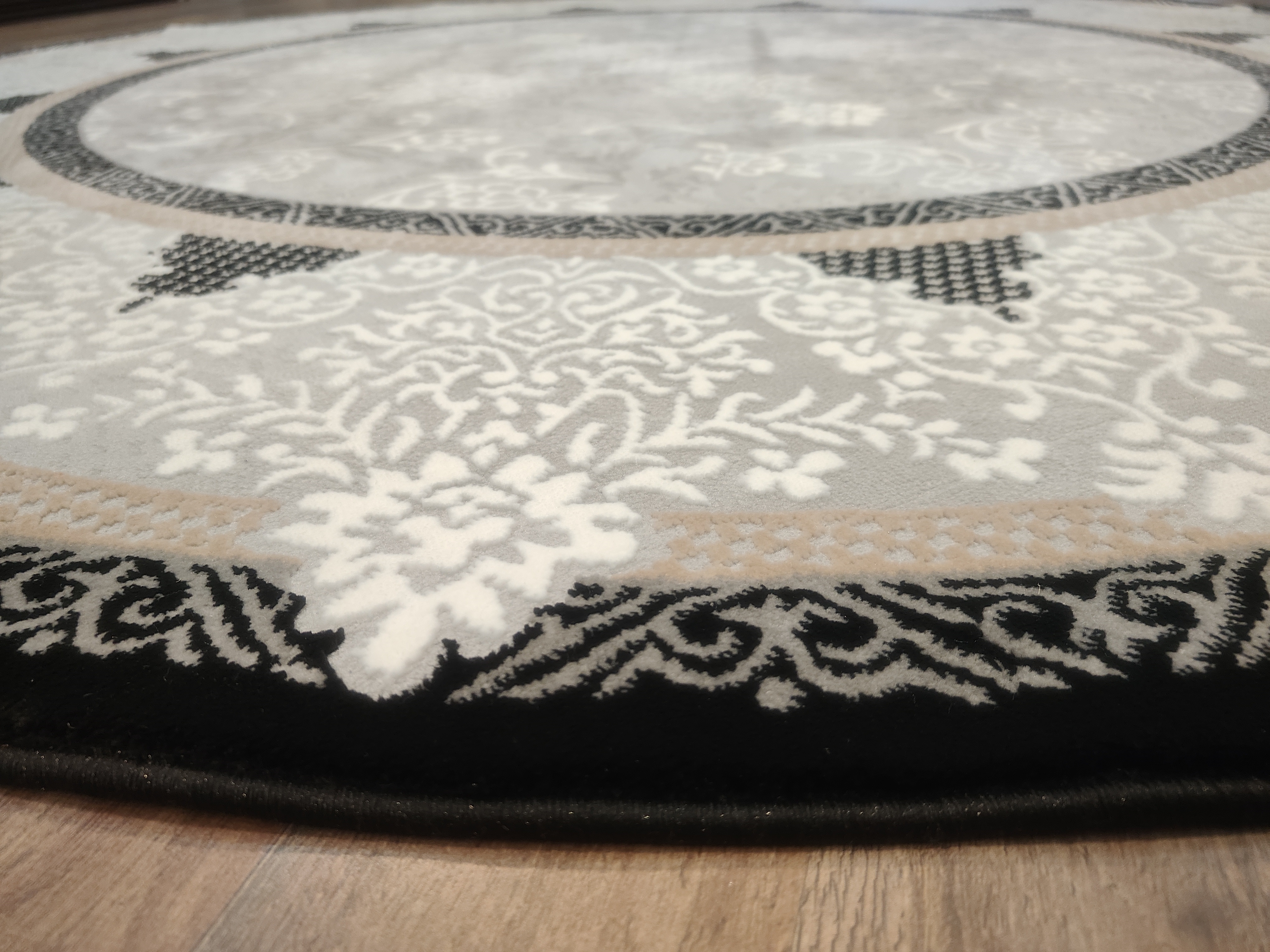 Elegant Round Area Rug 7x7