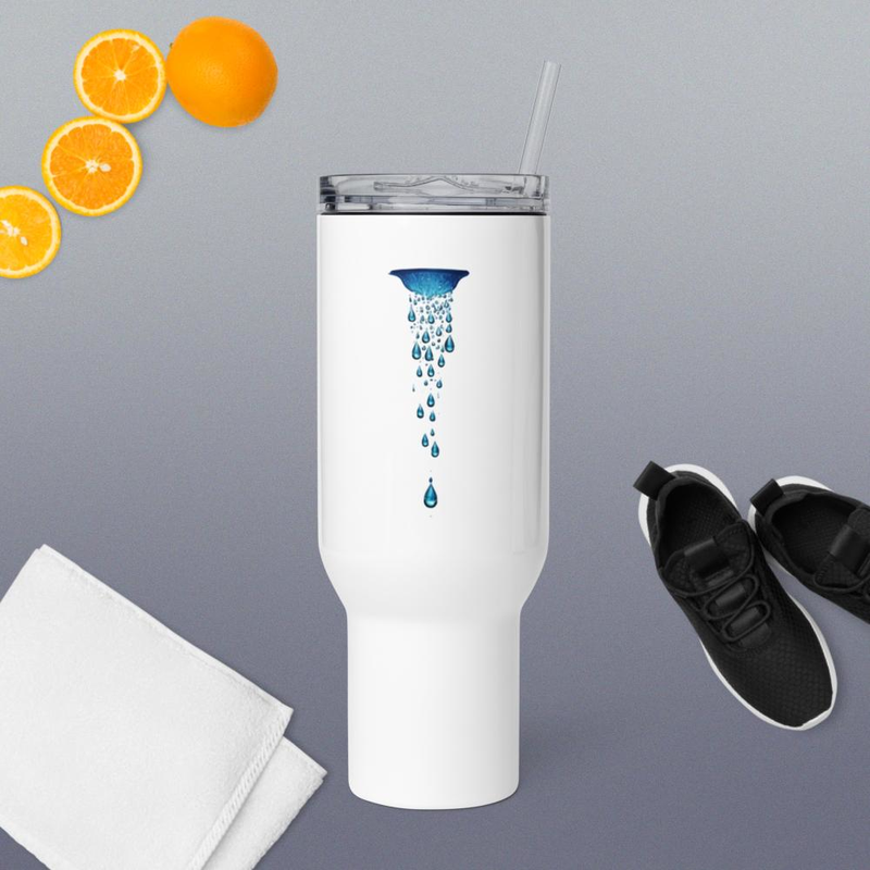 Travel mug with a handle