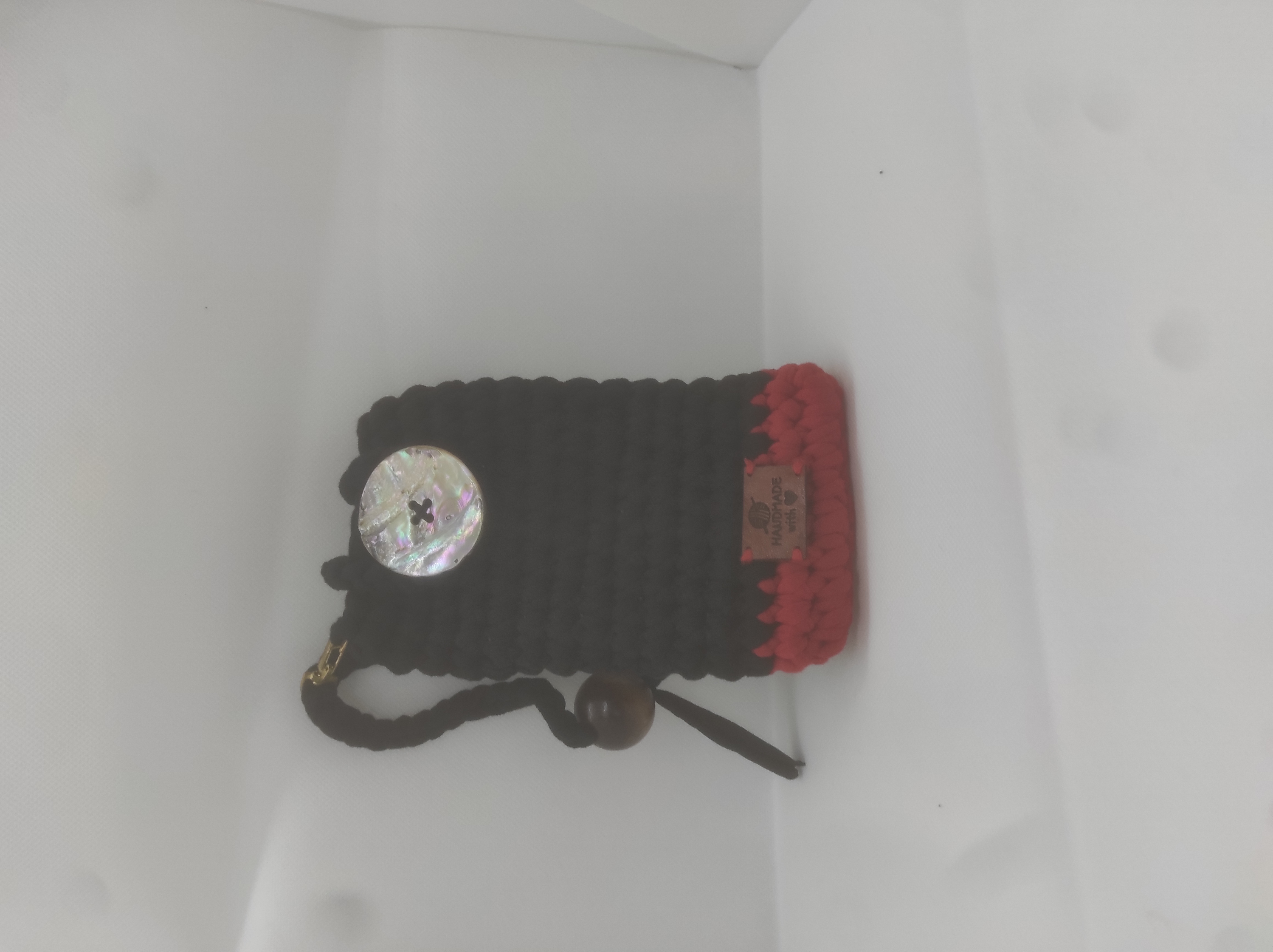 Housse téléphone noir et rouge
