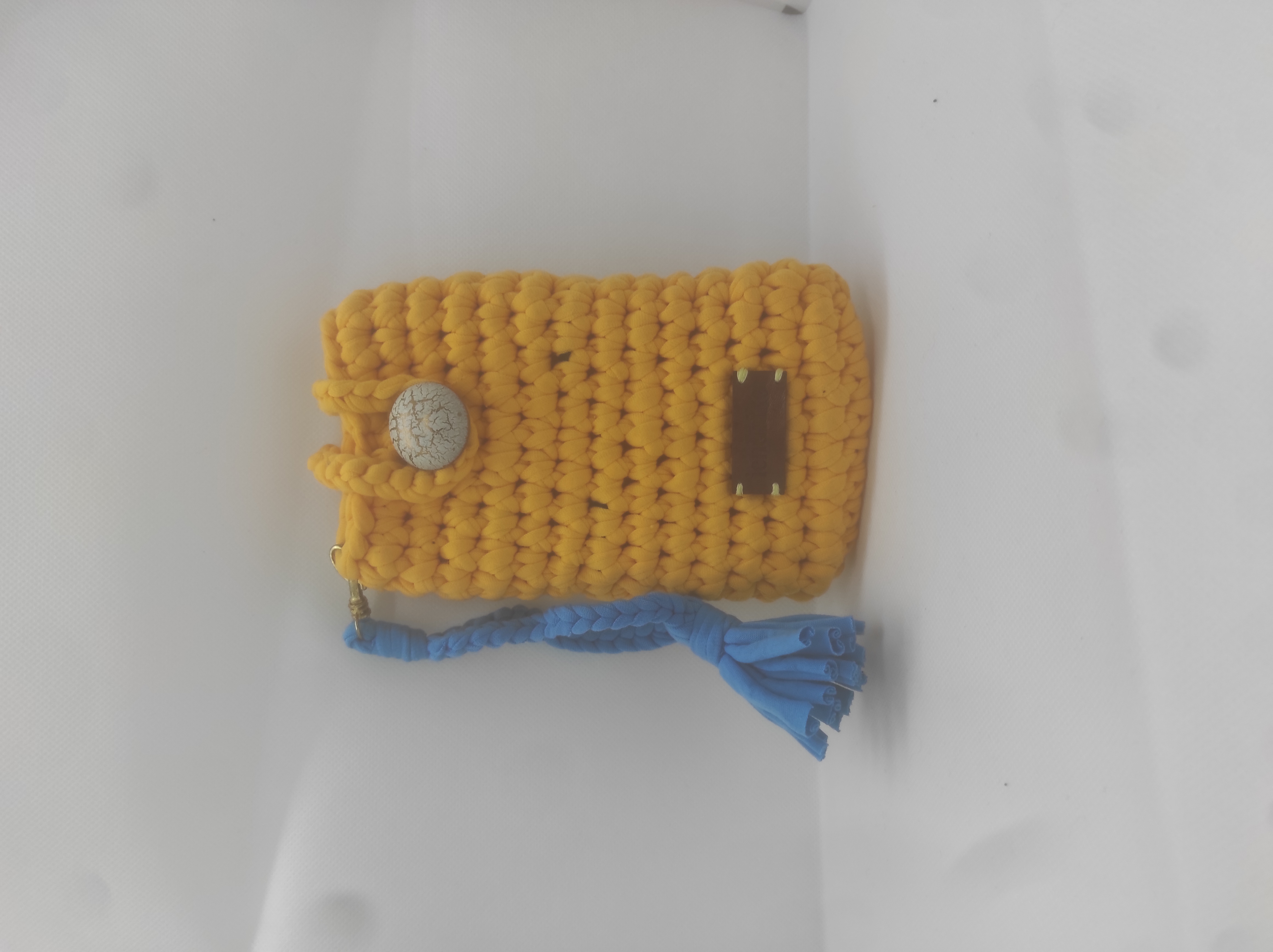 Housse orange avec des yeux 