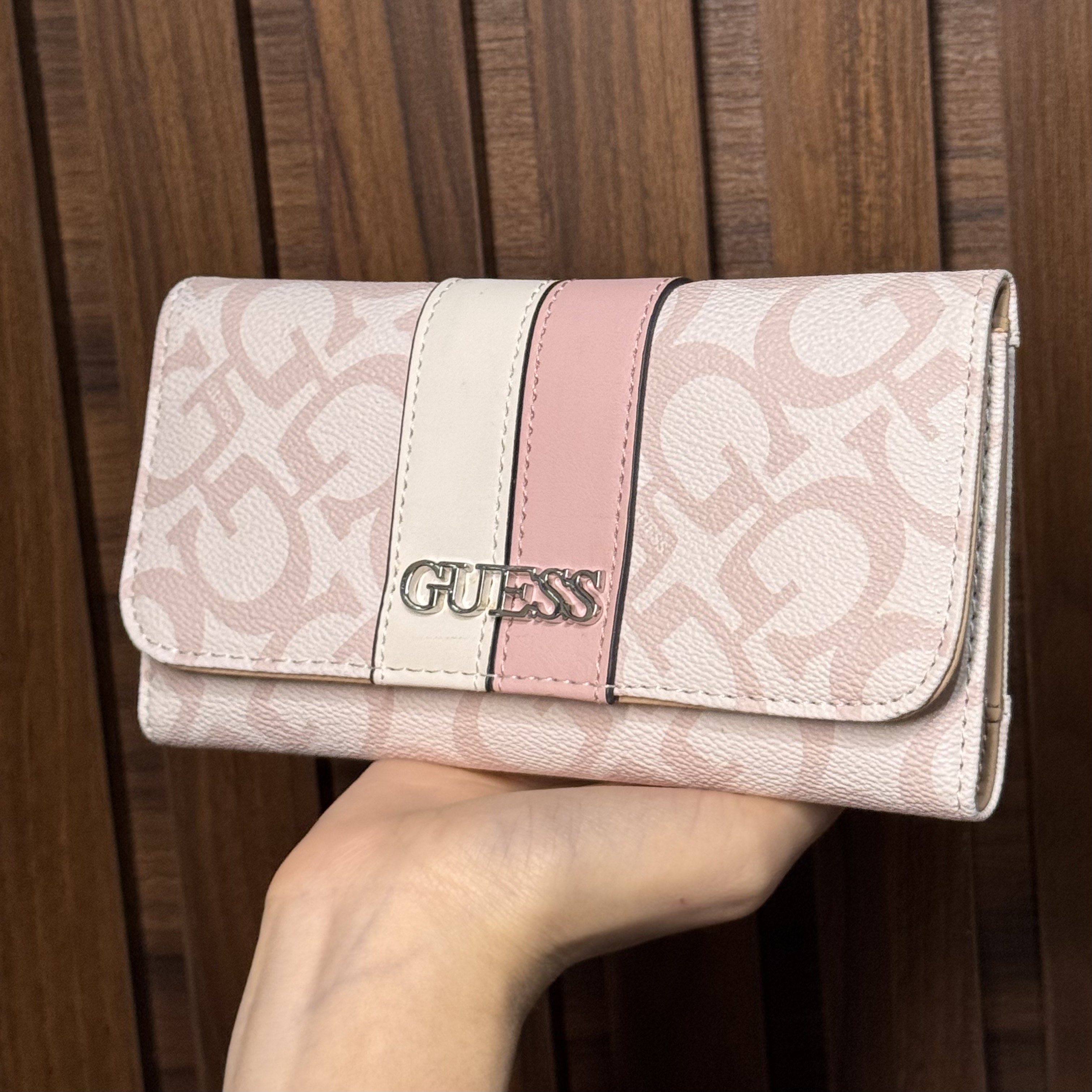 Paquete Bolsas y Carteras Guess