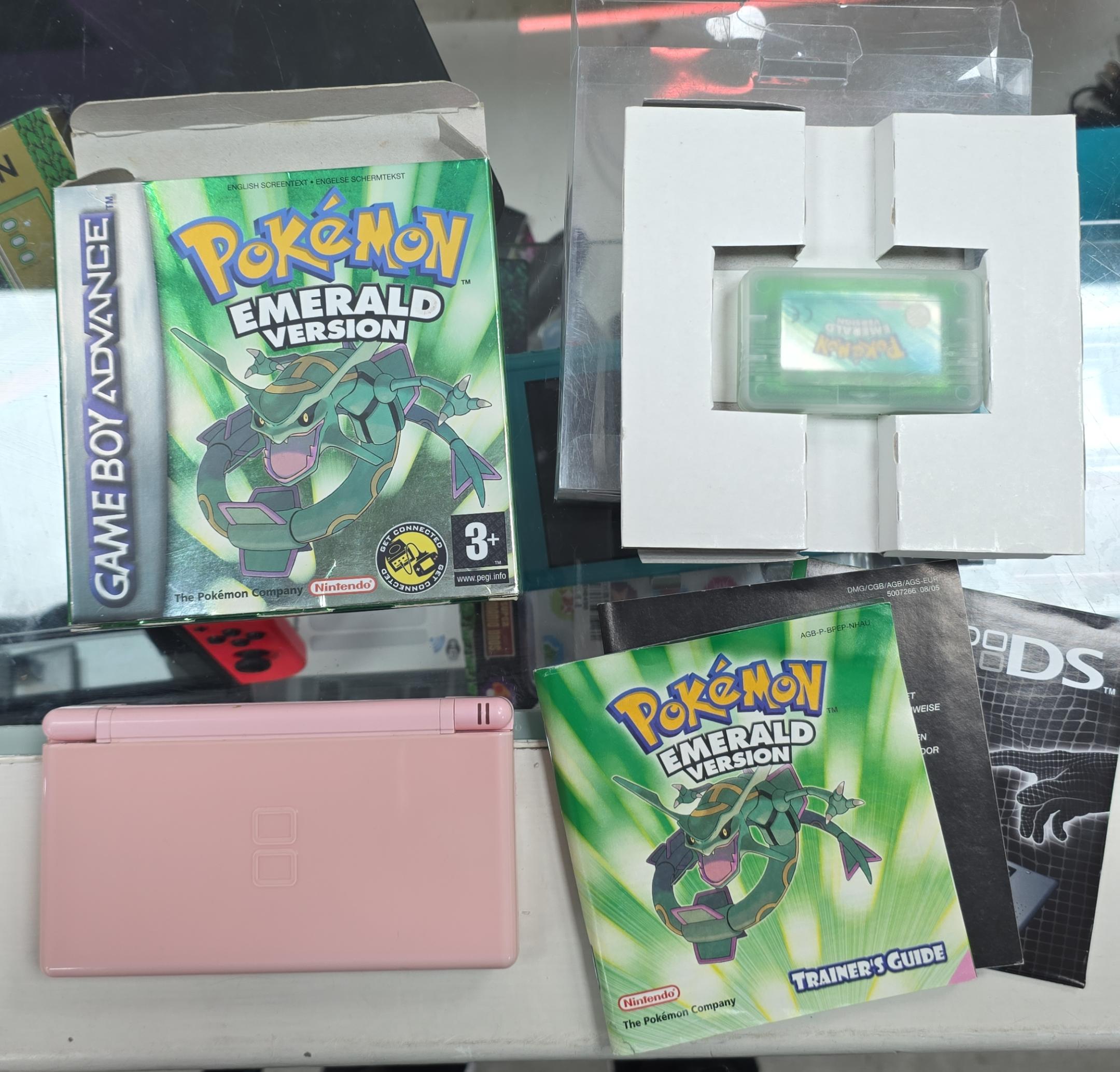 Pokemon Emerald Version + Pink Nintendo DS