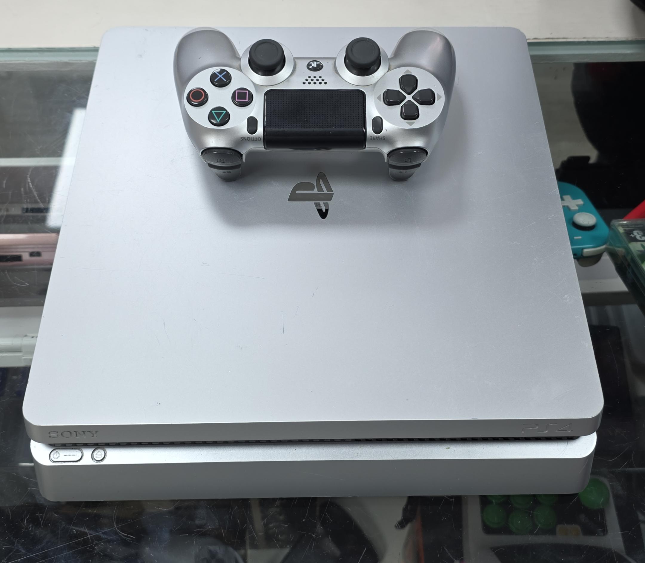 Sony 512gb PlayStation 4 Slim Silver Edition + Controller and game