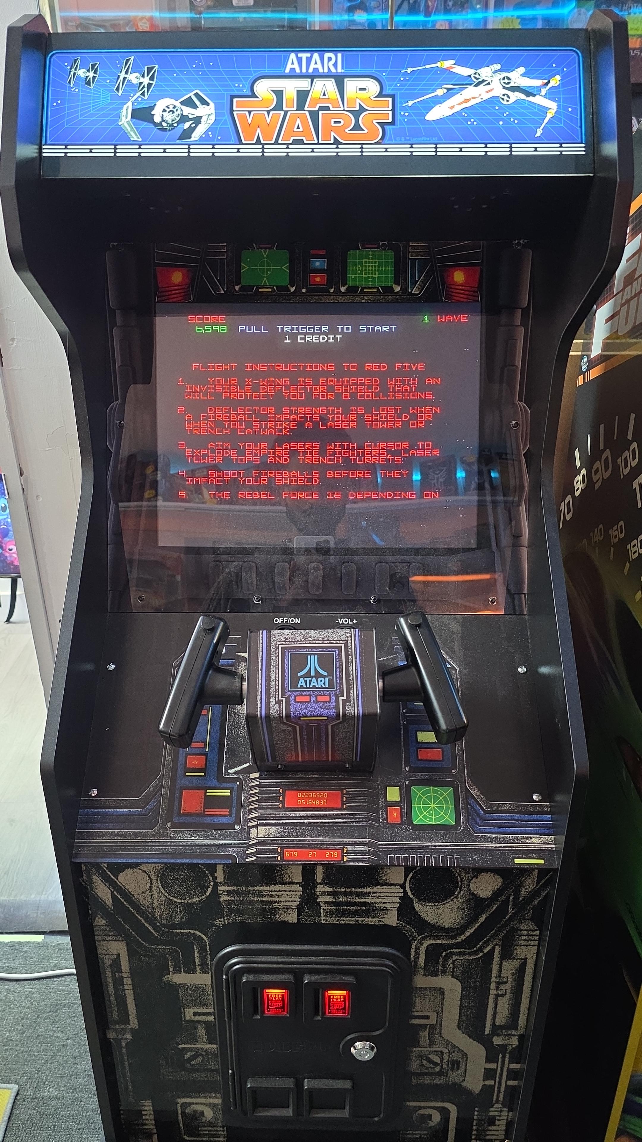 Atari Star Wars Arcade Machine