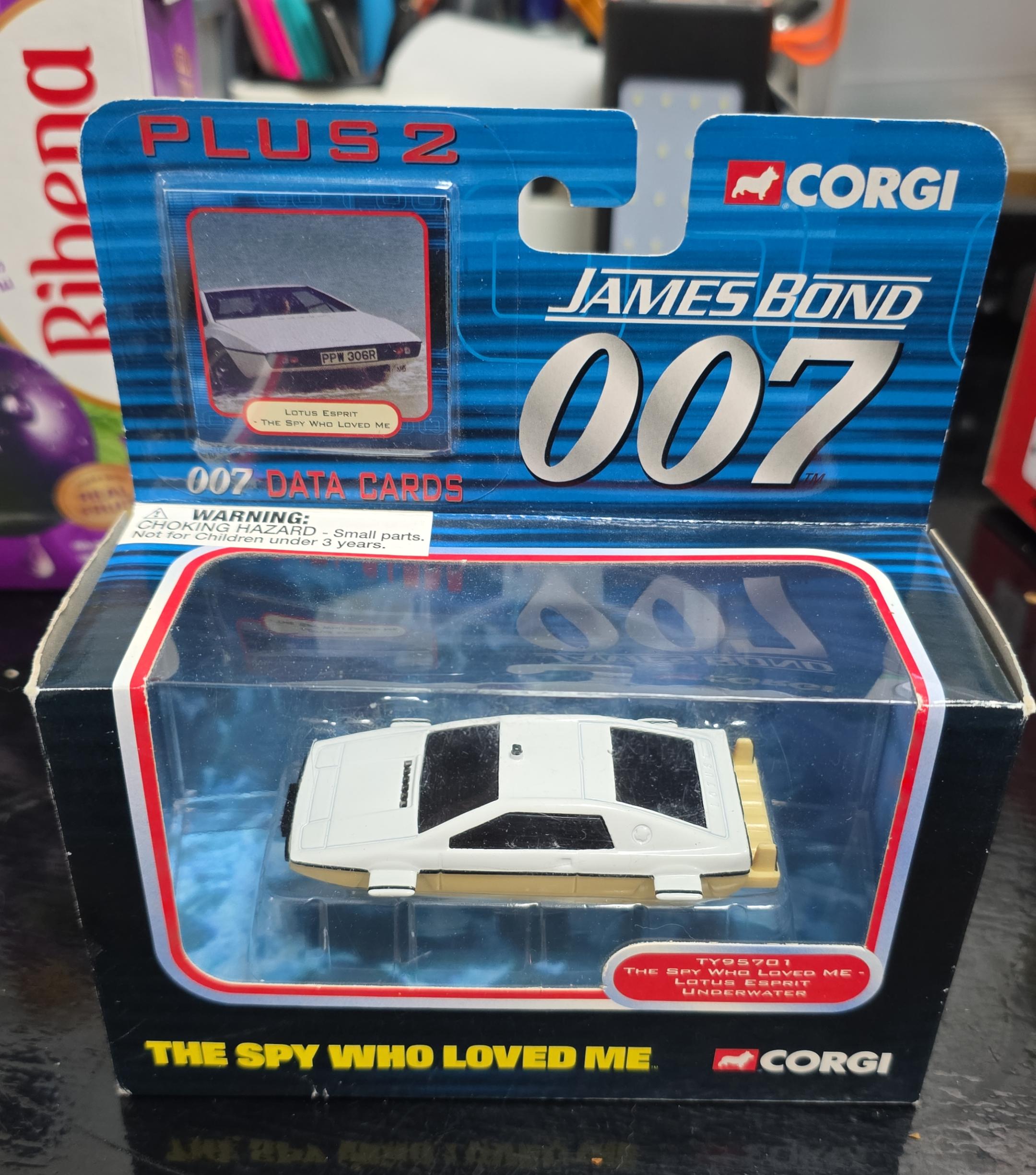 James Bond 007 Lotus Esprit Model Car