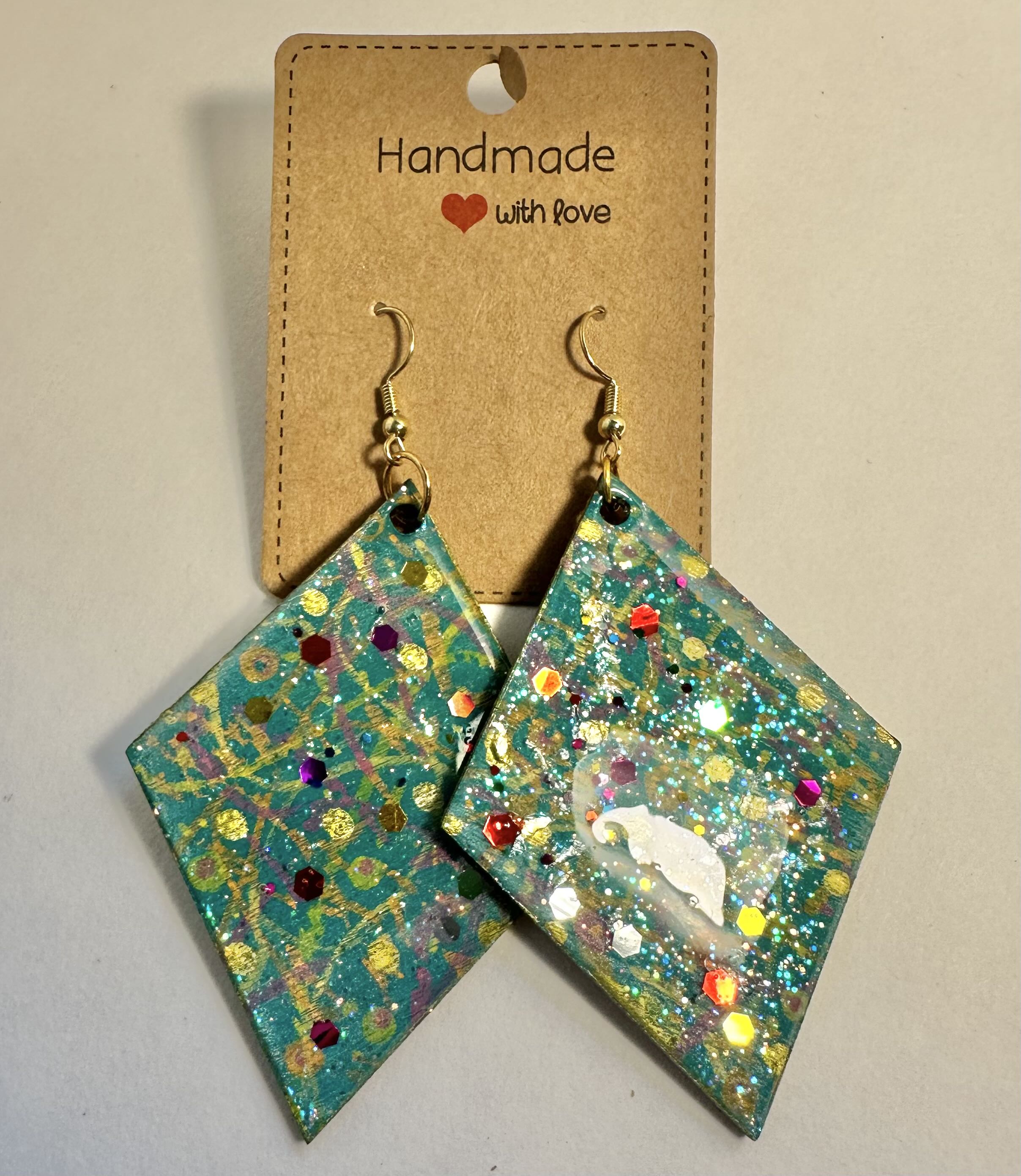 Handmade Glitter Diamond Earrings, party earrings, draw and resin.