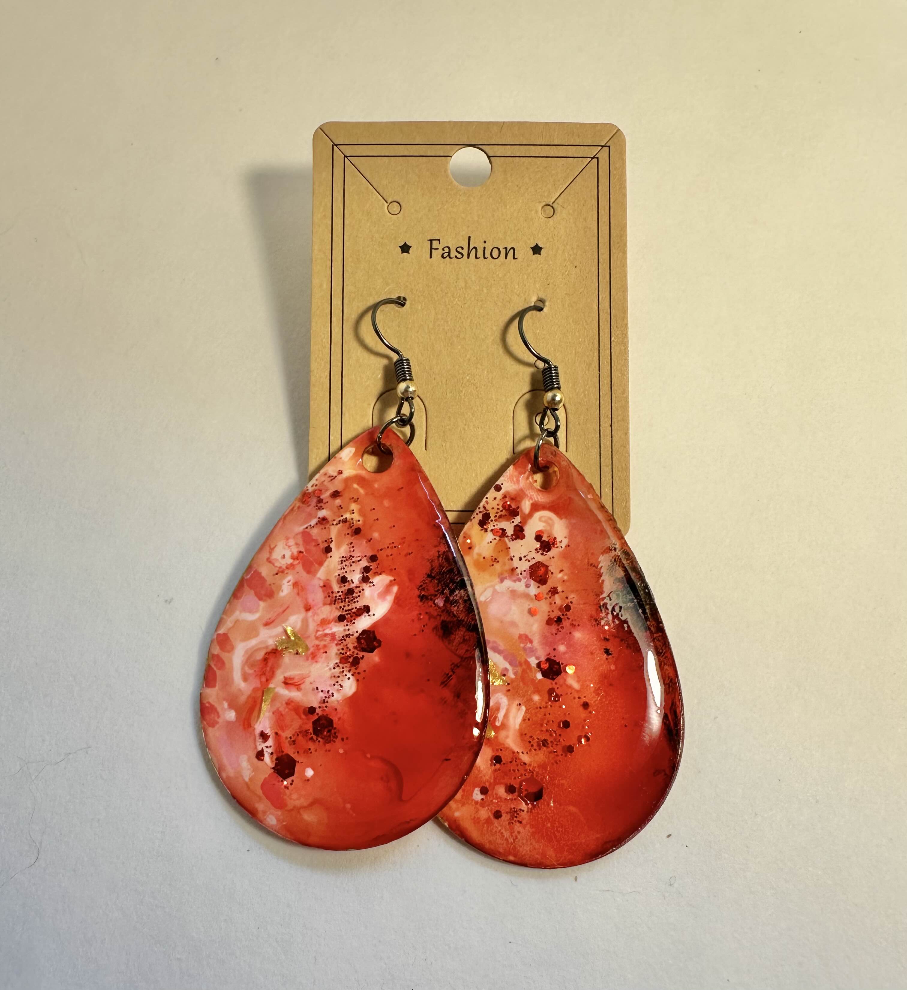 Red Artistic Teardrop Earrings, acrylic peace with alcohol ink, acrylic paint and glitter. Resin