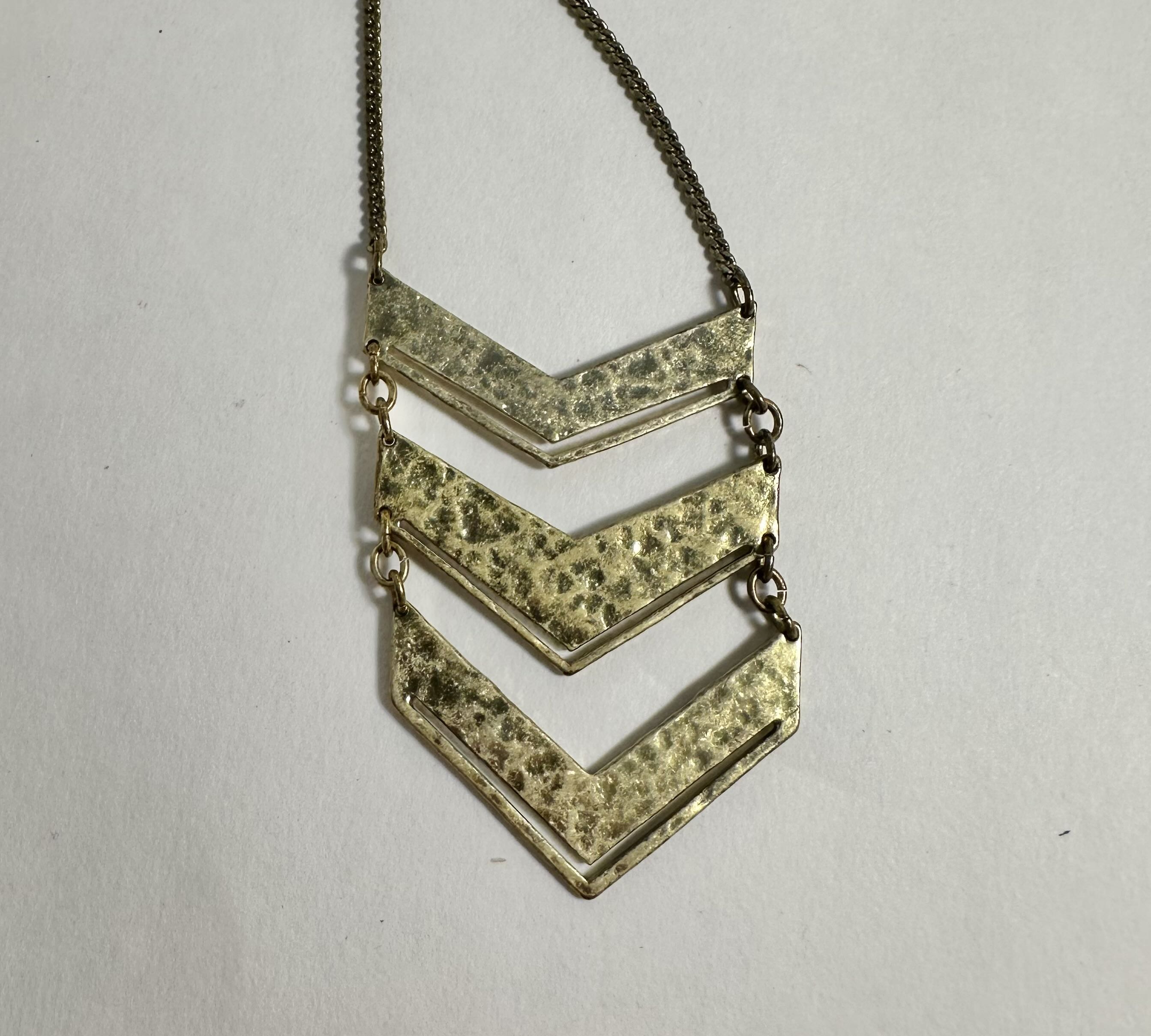  Restore Geometric Chevron Necklace