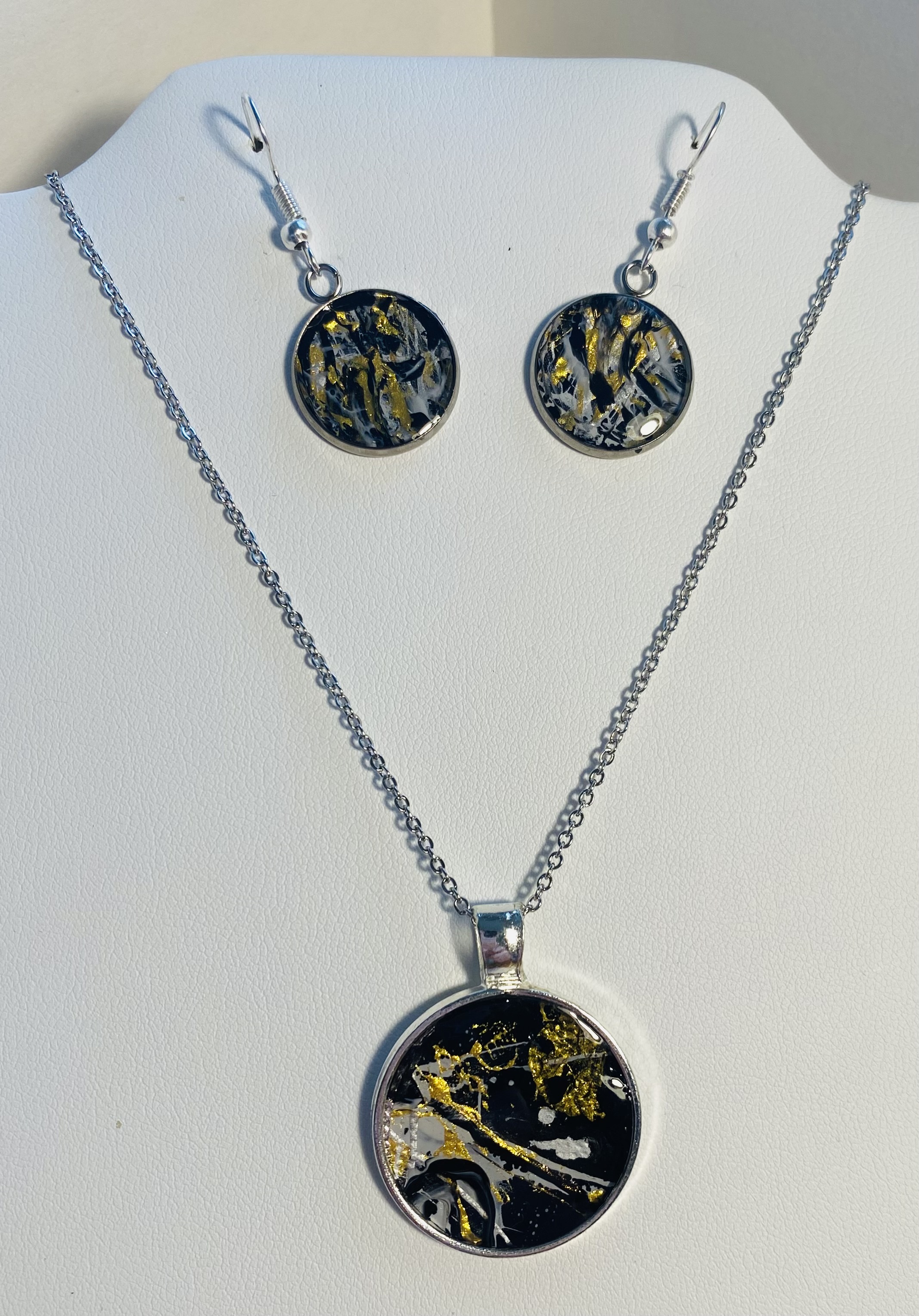 Elegant Abstract Jewelry Set