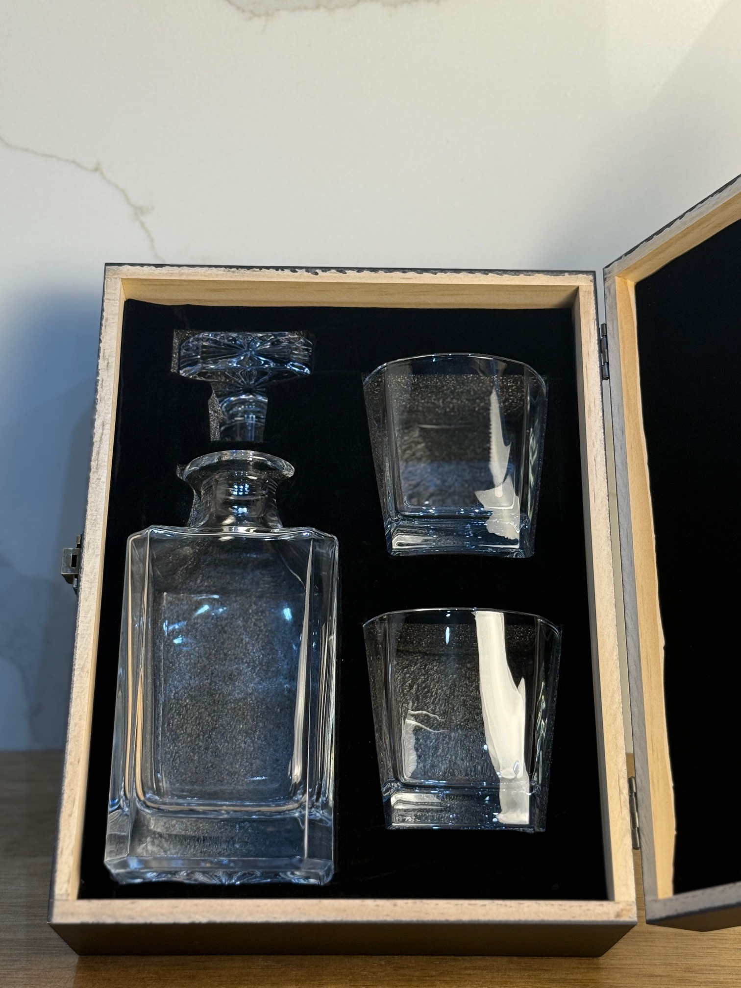 Classic Glass Whiskey Decanter Set (2)