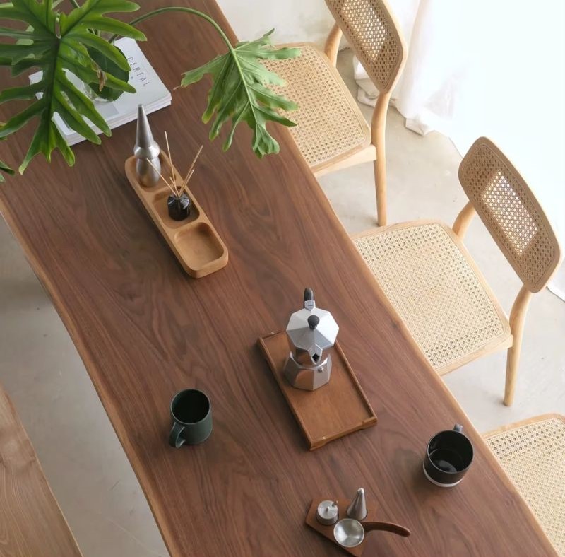 Mesa de madera rectangular