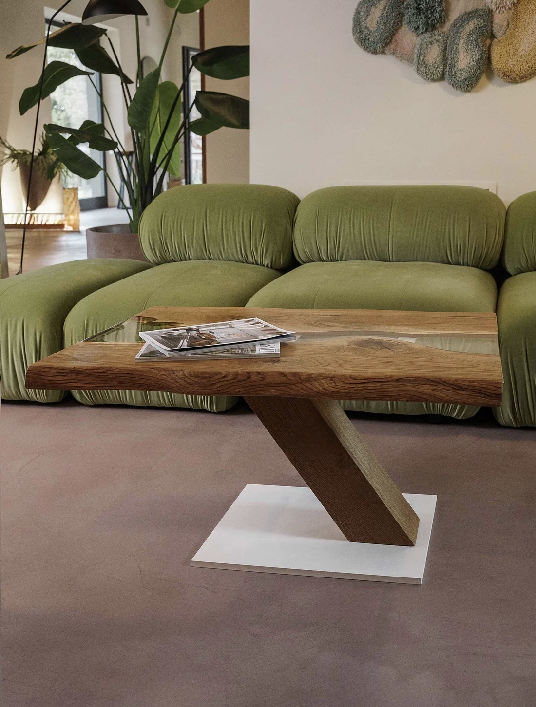 Mesa de centro de madera y vidrio
