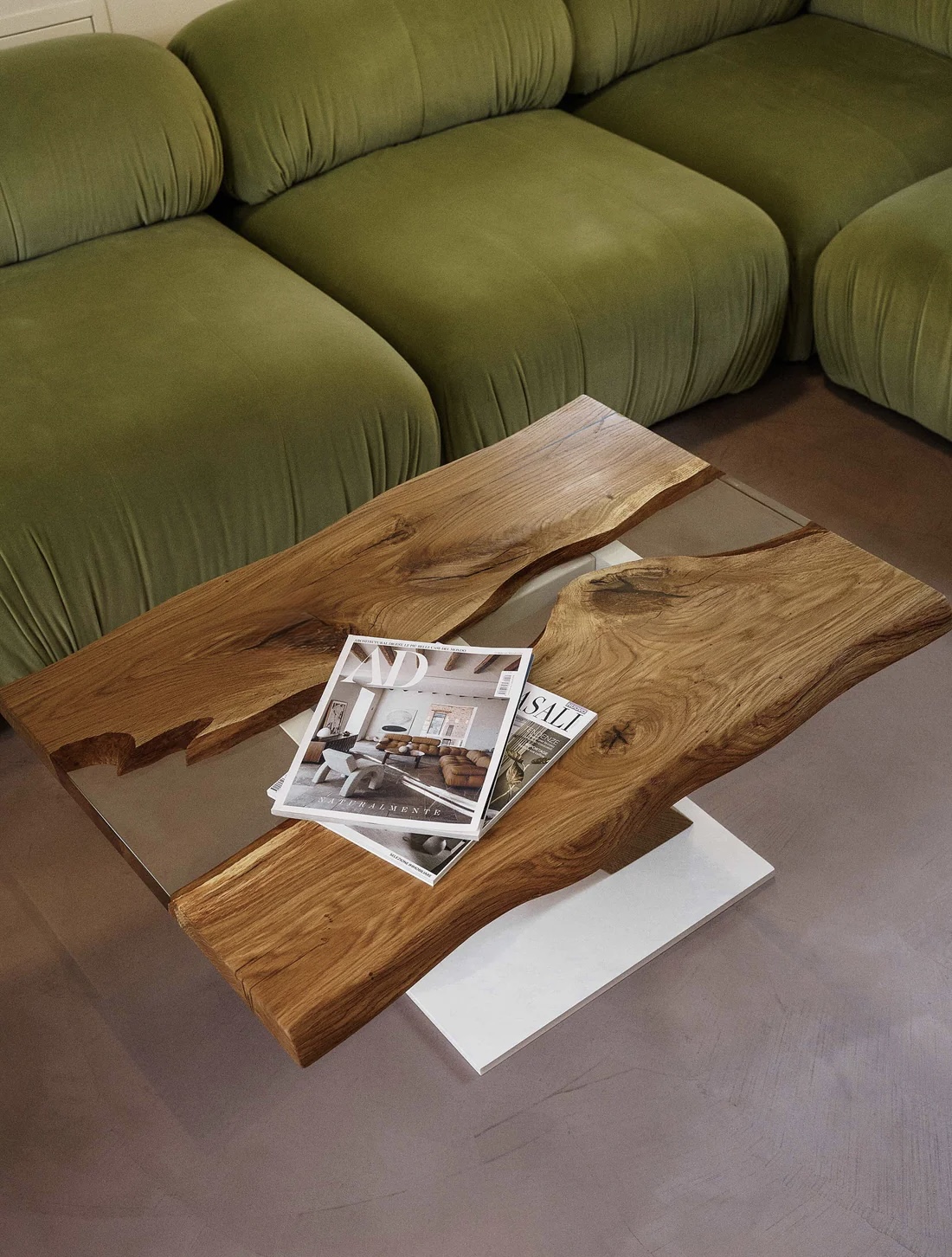 Mesa de centro de madera y vidrio