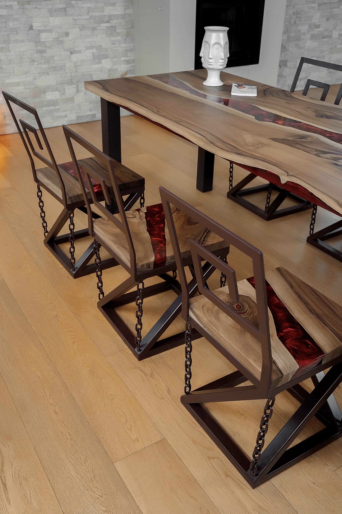 Mesa de comedor con resina