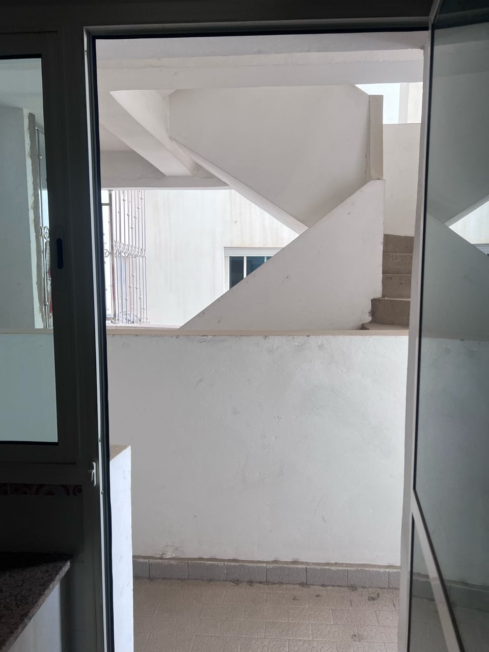 Bureau spacieux en location de Deux chambres 
