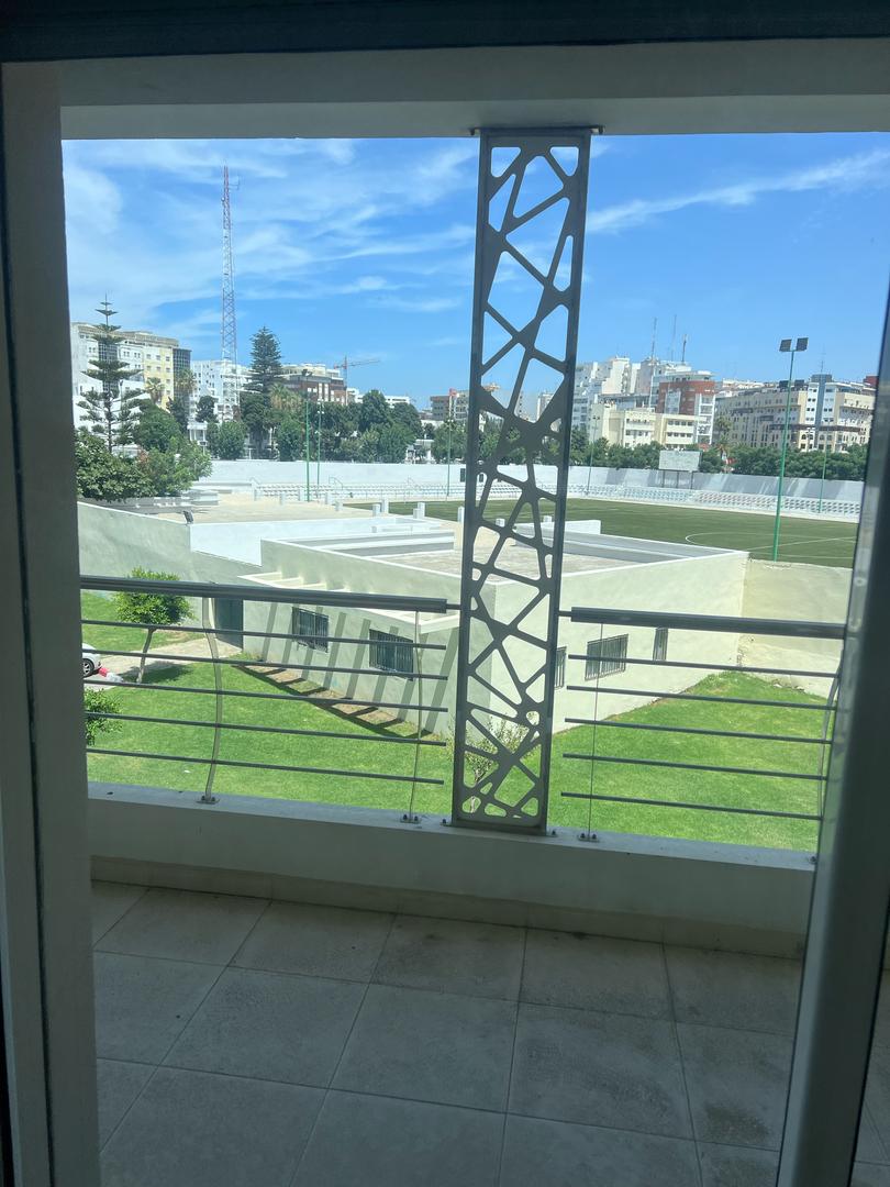 Appartement à vendre 134m carré sur Tanger vue parfait sur rue et espace vert Benimakada