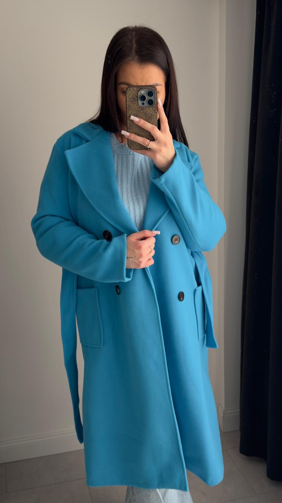 Płaszcz damski niebieski wiązany