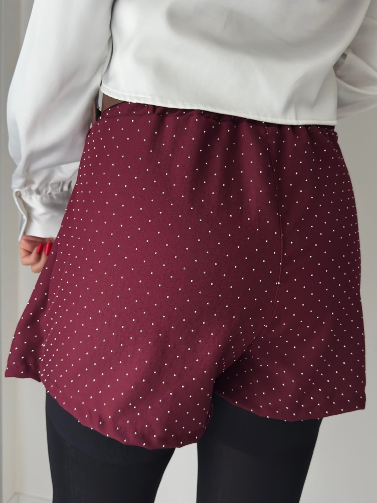 Bordowe spódniczko-spodenki z paskiem