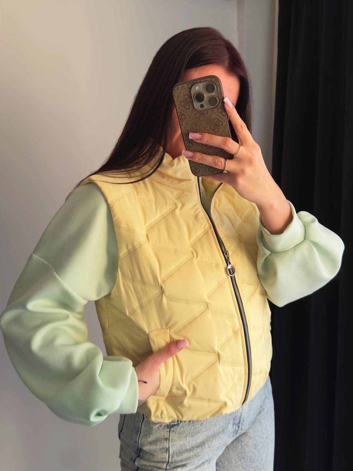 Żółty pikowany bezrękawnik