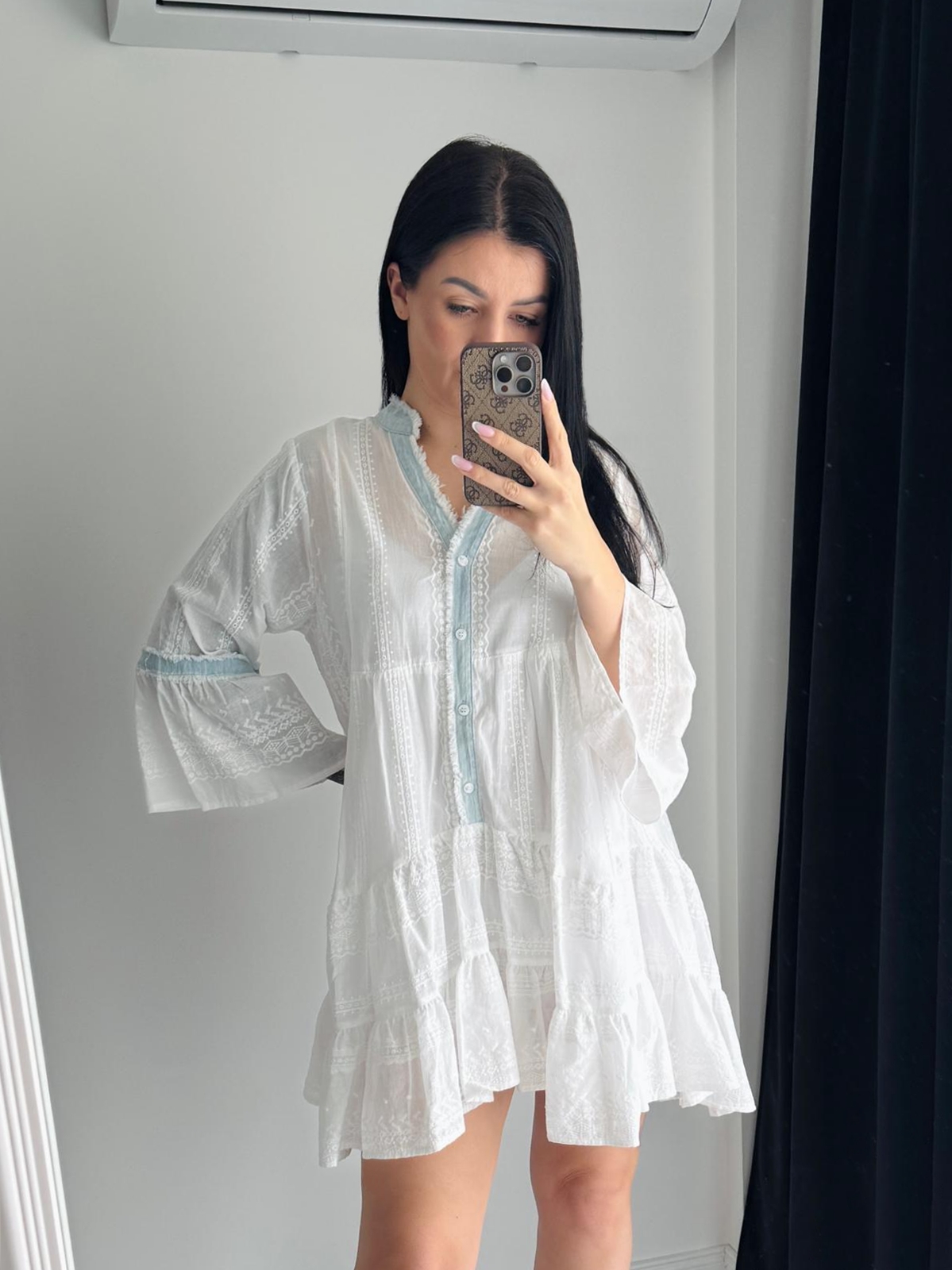 Biała sukienka w stylu boho