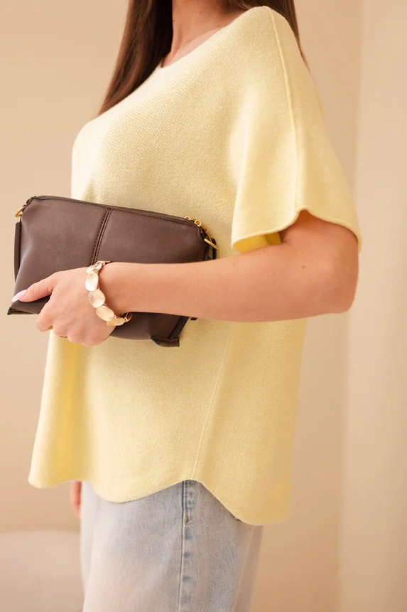 Żółty sweter z krótkim rękawem 