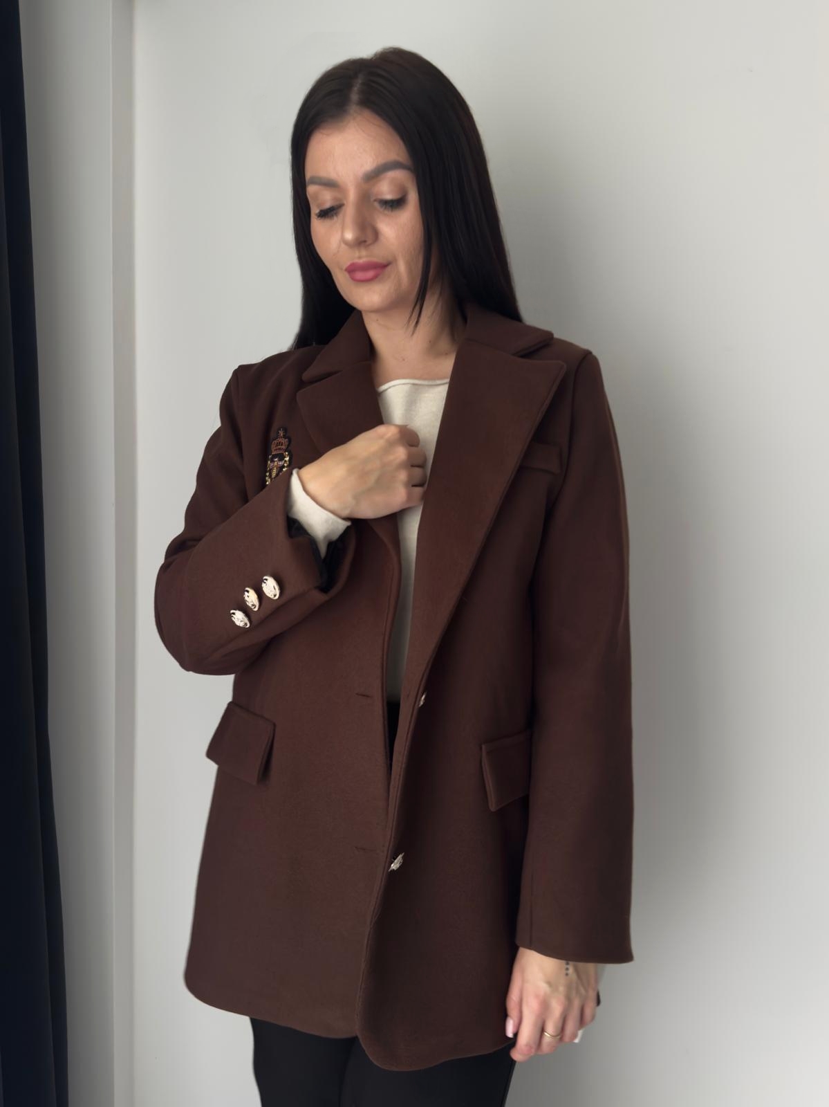 Brązowy damski płaszcz
