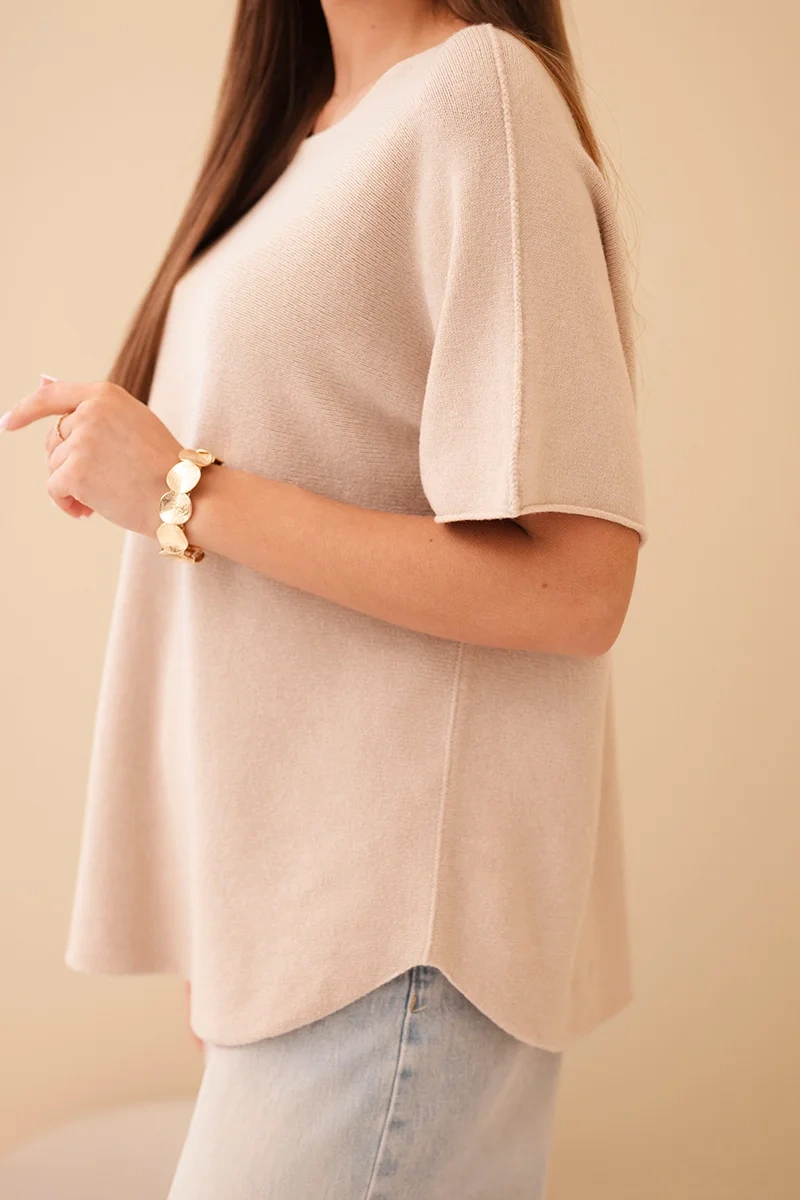 Beżowy sweter z krótkim rękawem 