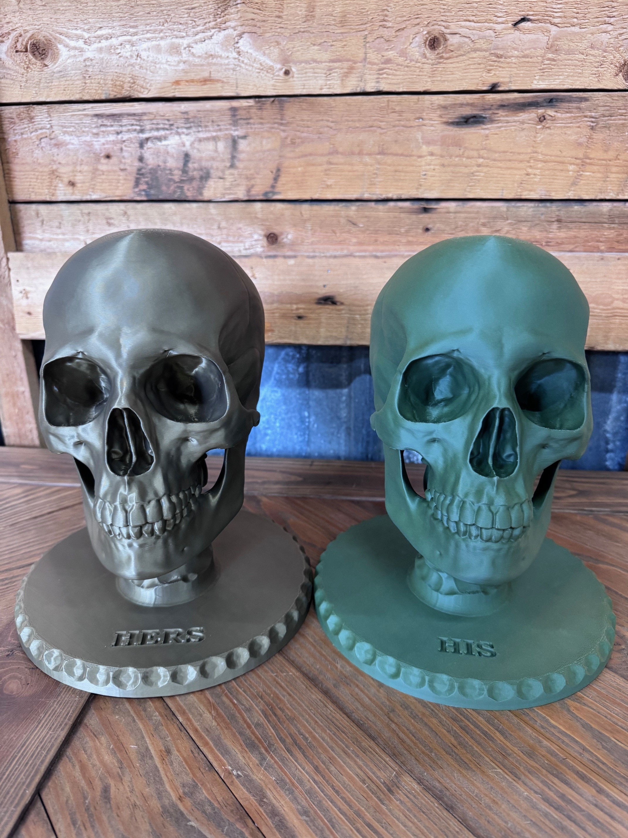  Skull Helmet Stand