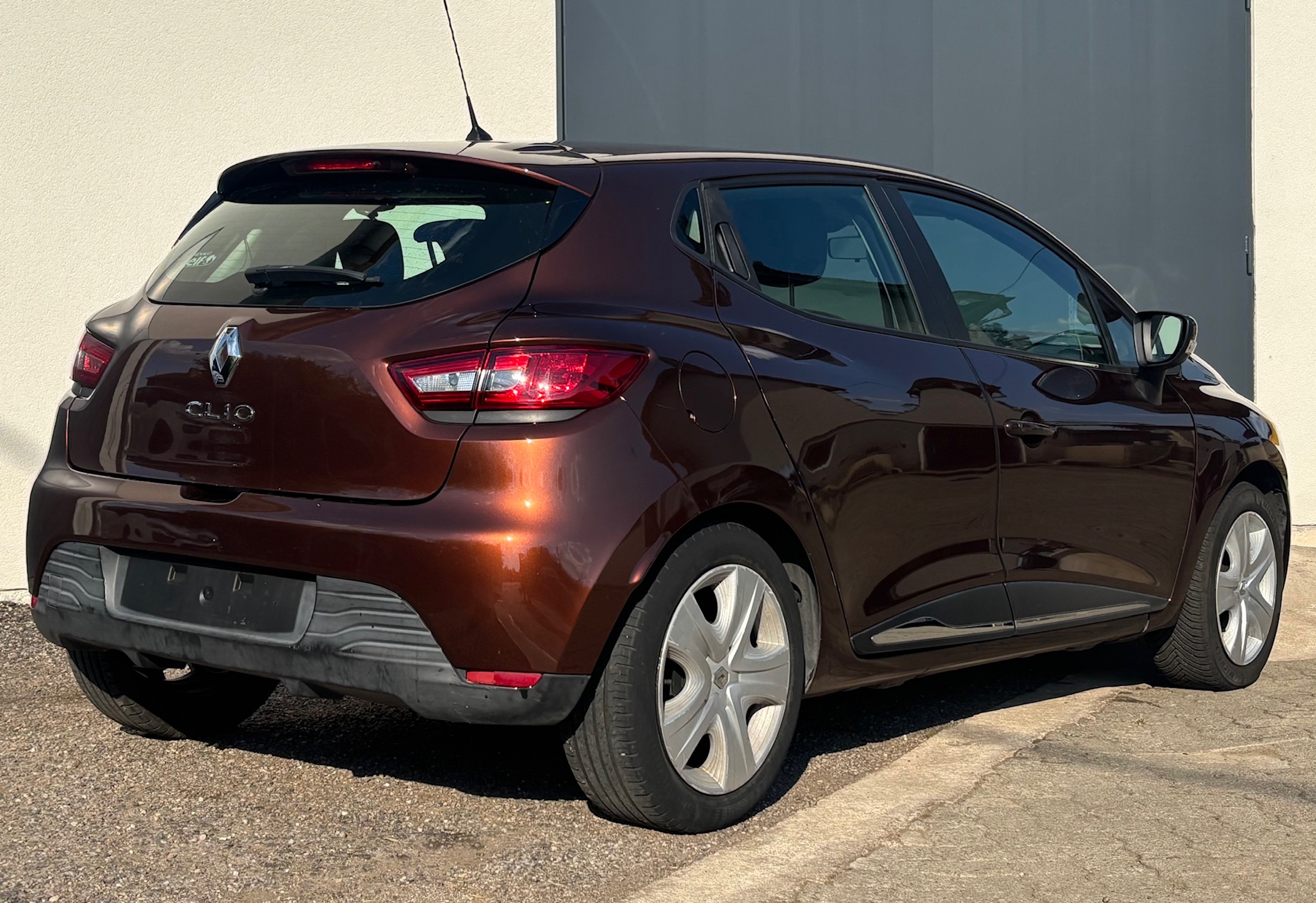 Renault Clio IV 1.2 16V 75 Ch Zen