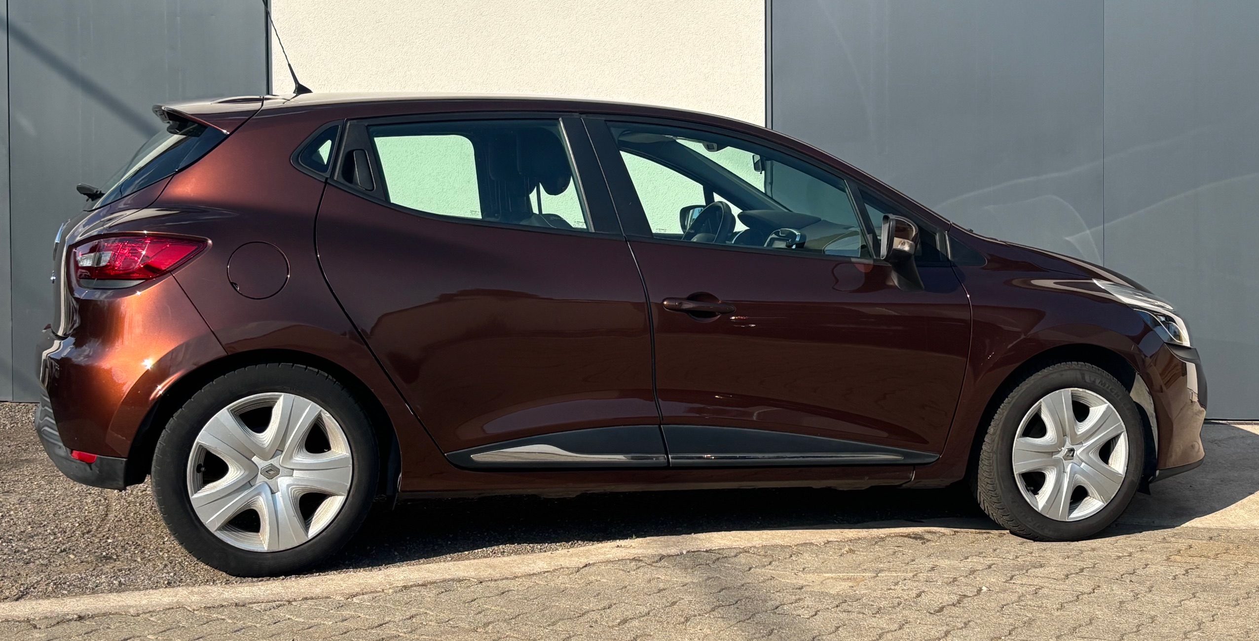 Renault Clio IV 1.2 16V 75 Ch Zen