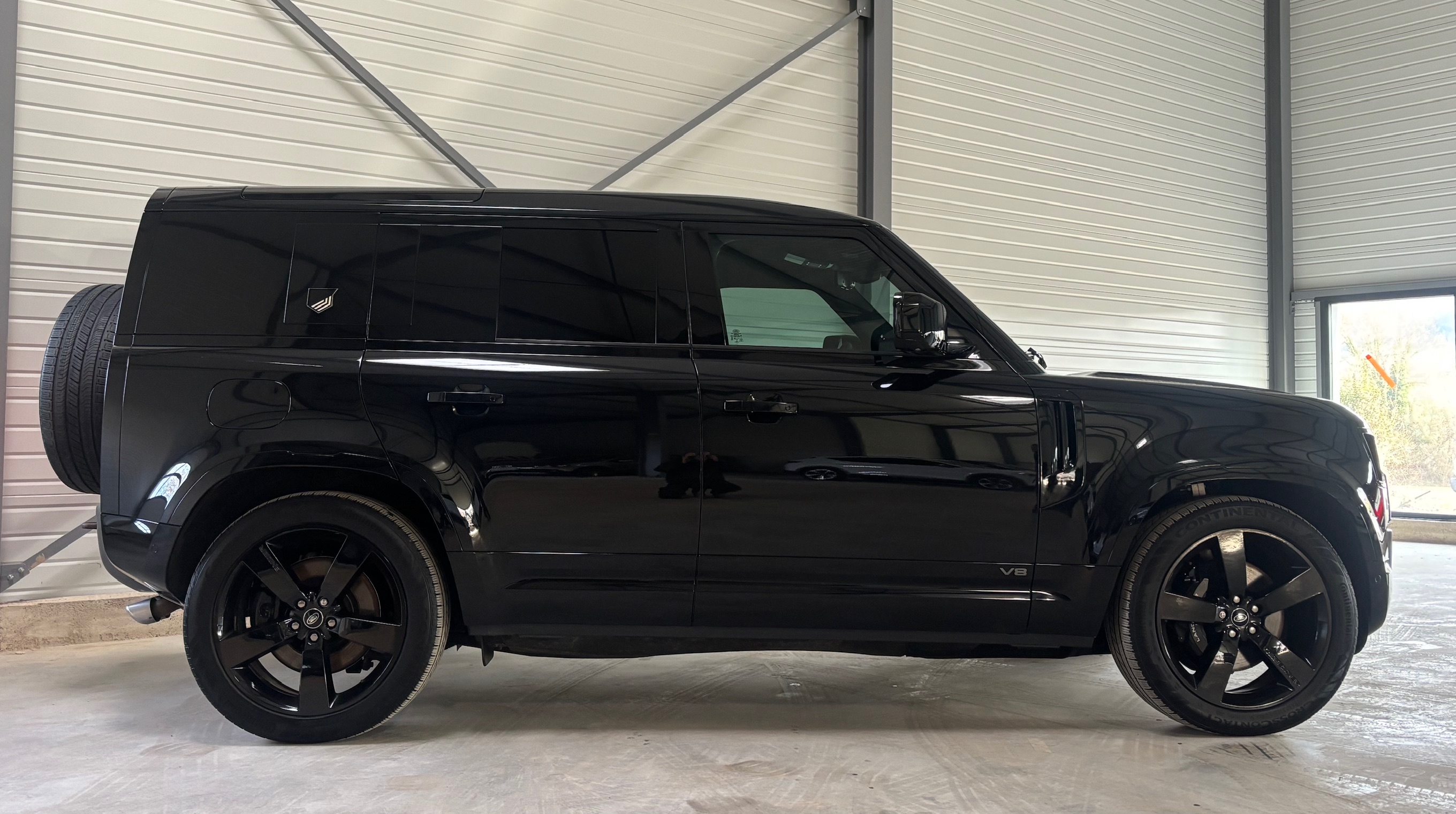 Land Rover Defender II 110 P525 V8 BVA8 X-DYNAMIC Santorini Black 