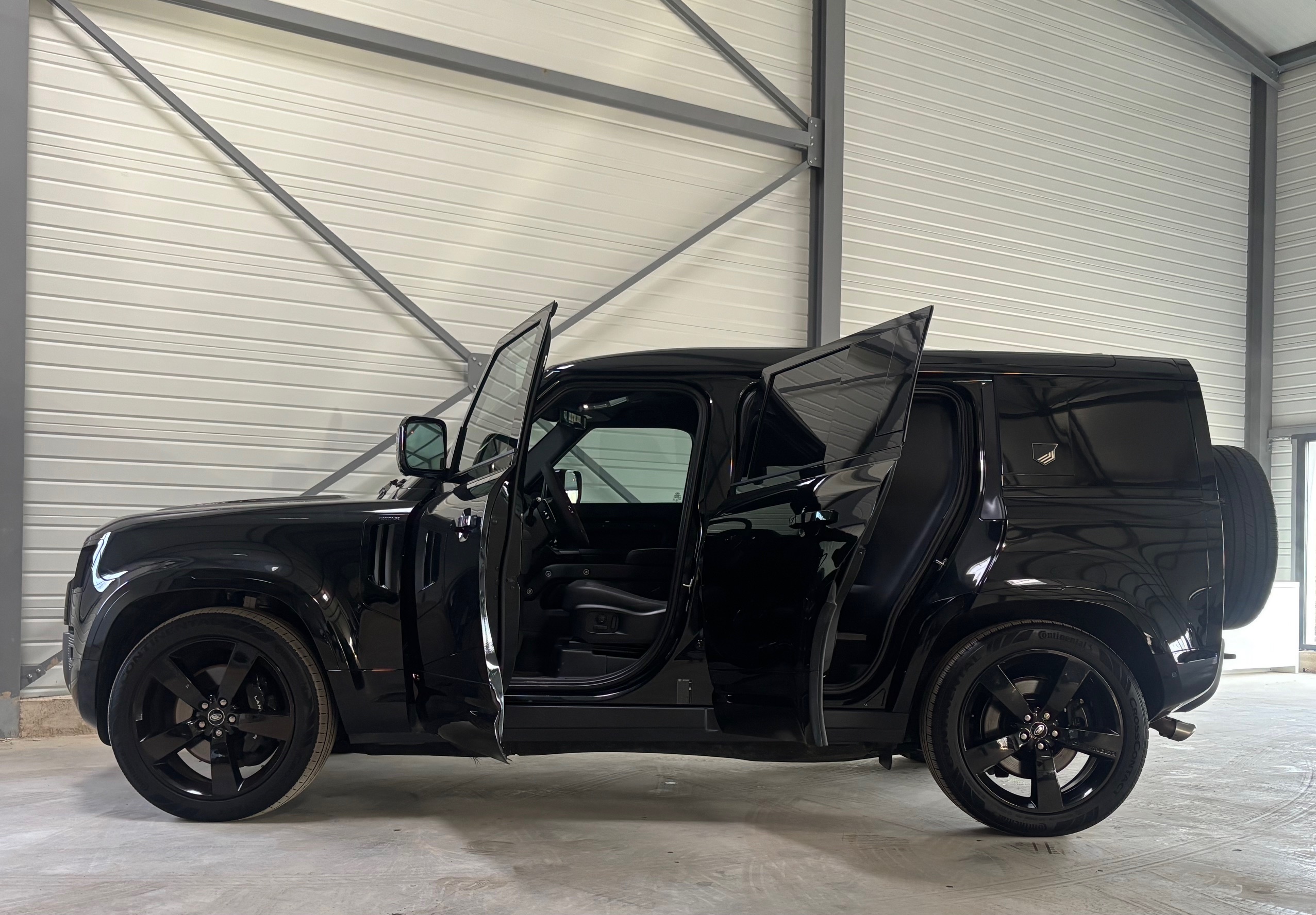 Land Rover Defender II 110 P525 V8 BVA8 X-DYNAMIC Santorini Black 