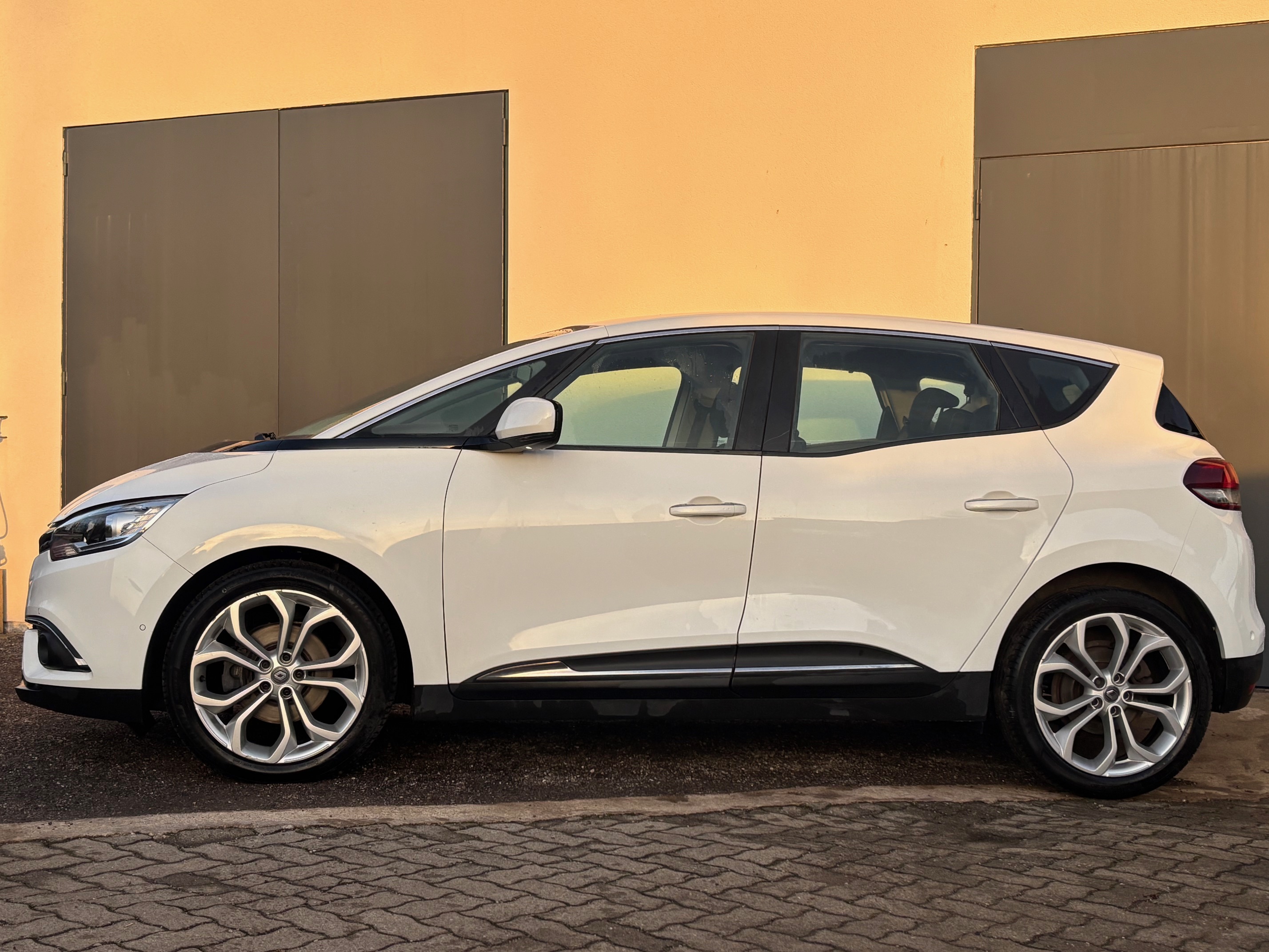 Renault Scenic 4 1.5 Dci 110Ch Boite Automatique EDC 