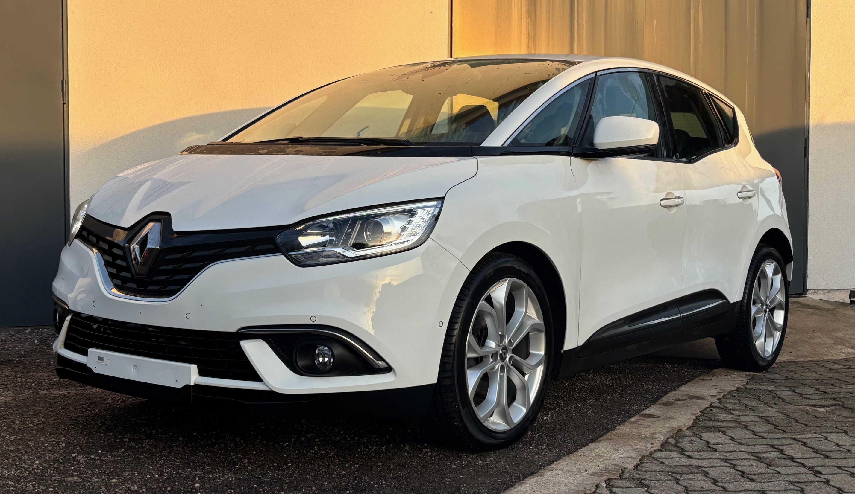 Renault Scenic 4 1.5 Dci 110Ch Boite Automatique EDC 