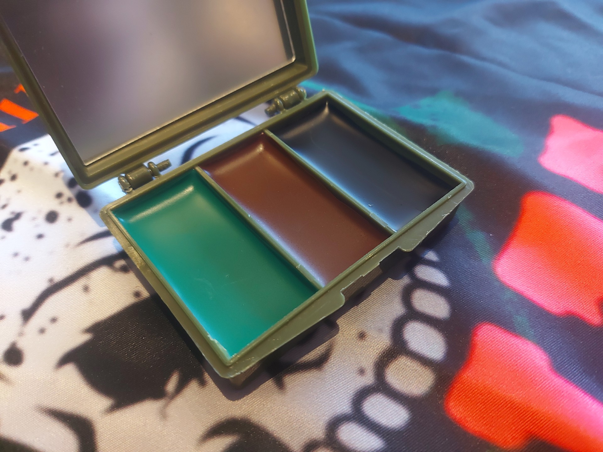 Oil Based Camouflage three color Face paint