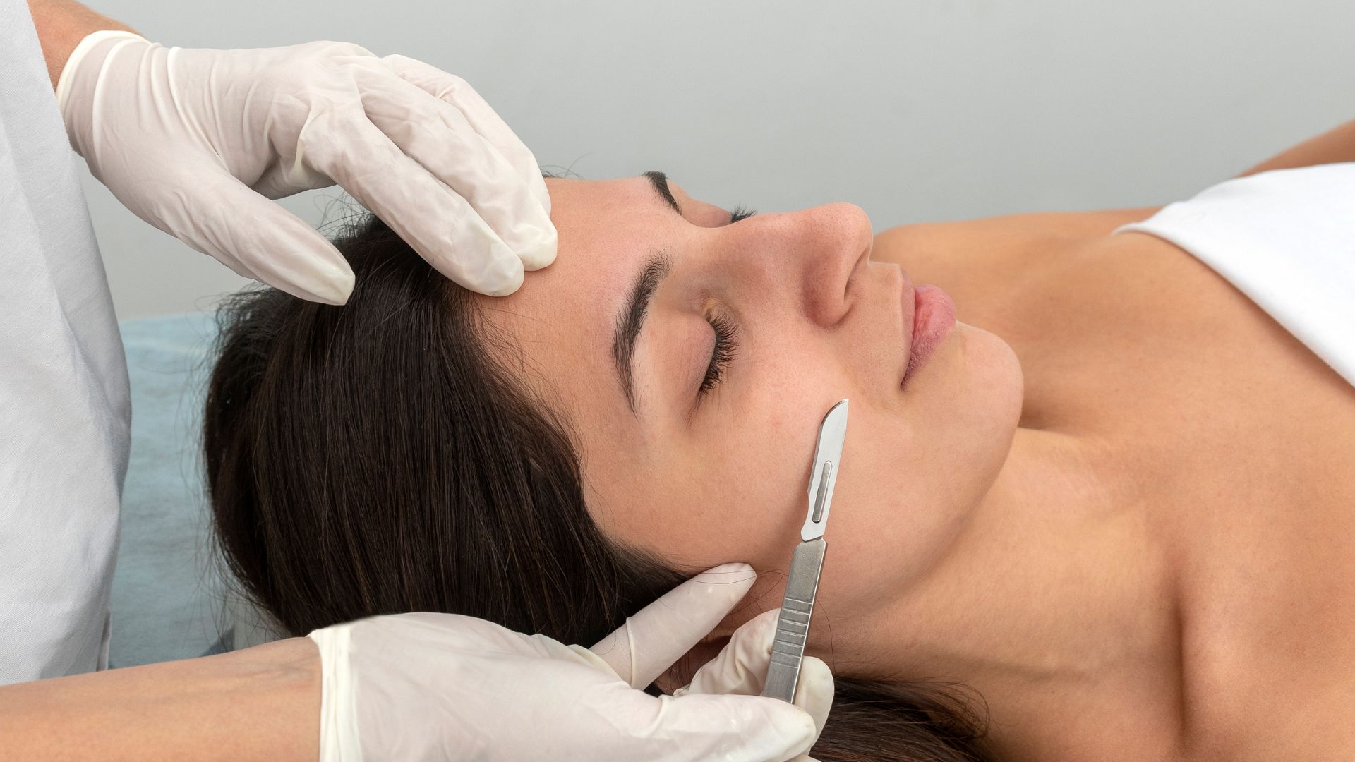 Smooth & Radiant - Expert Dermaplaning Facial
