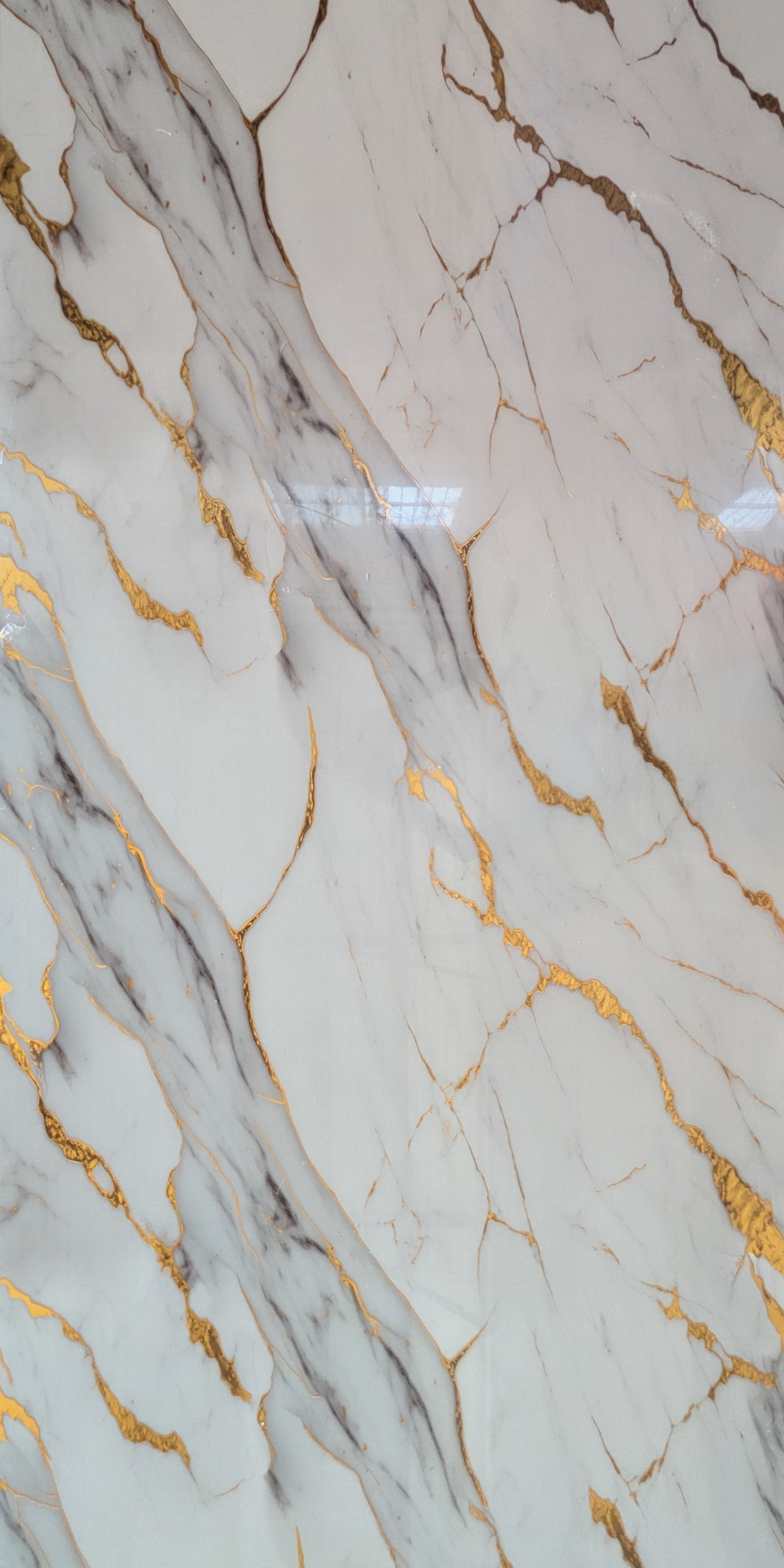 Mármol grietas doradas