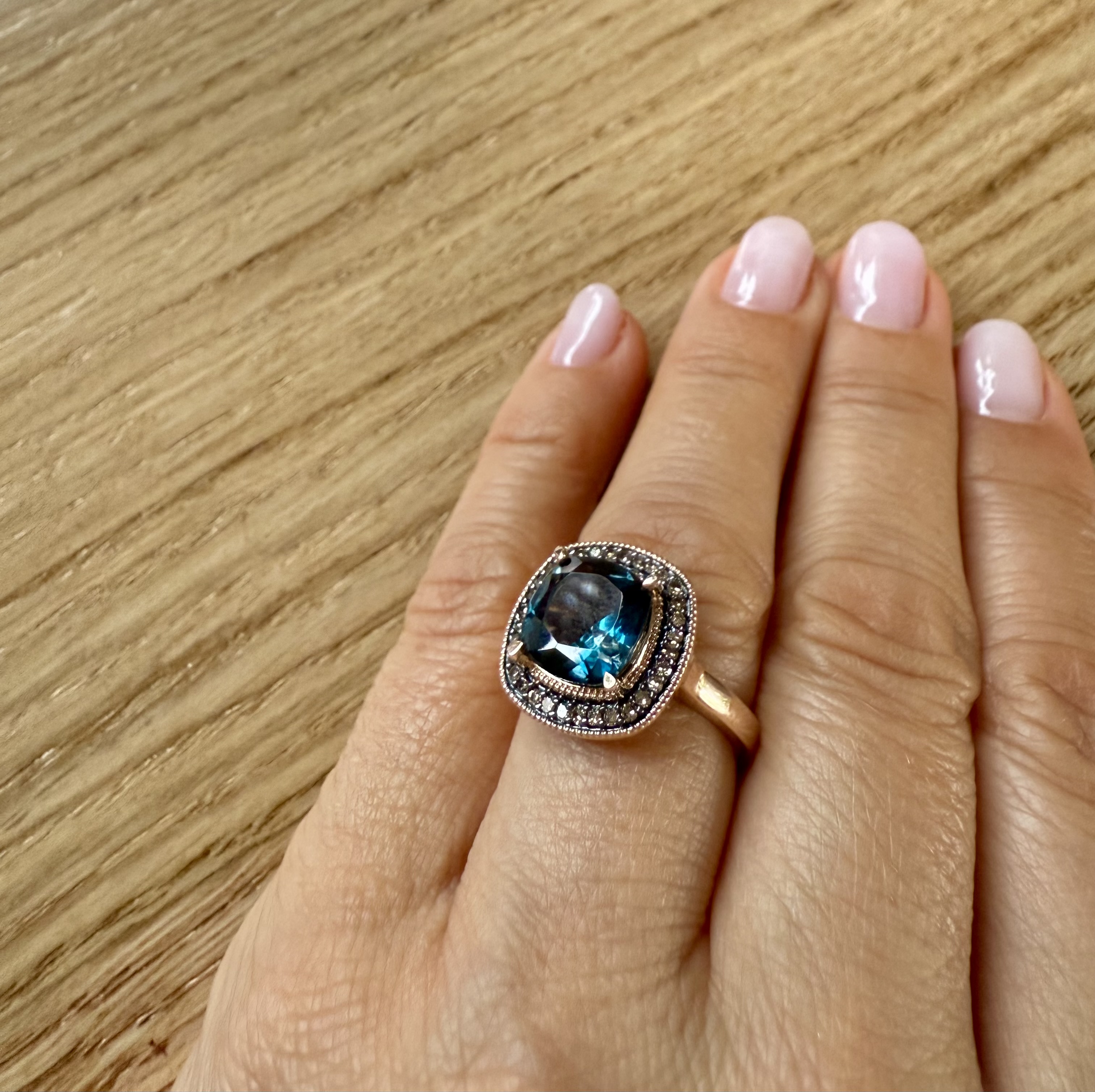 Pierścionek LONDON BLUE TOPAZ z Diamentami