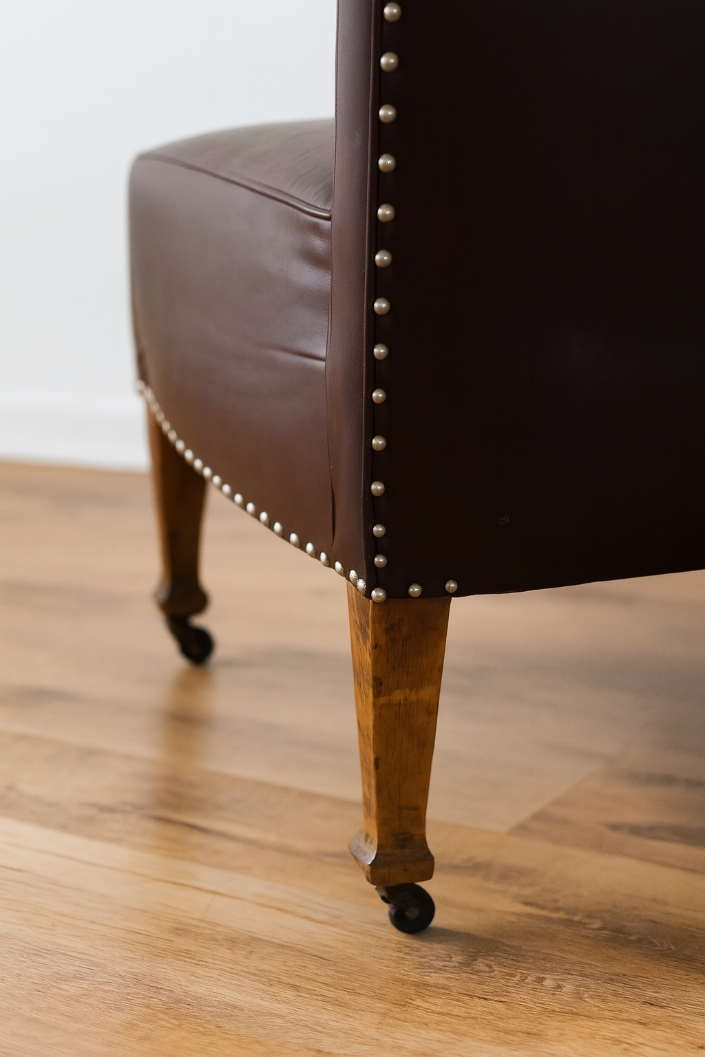 Elegant Leather Armchair 1930/40s