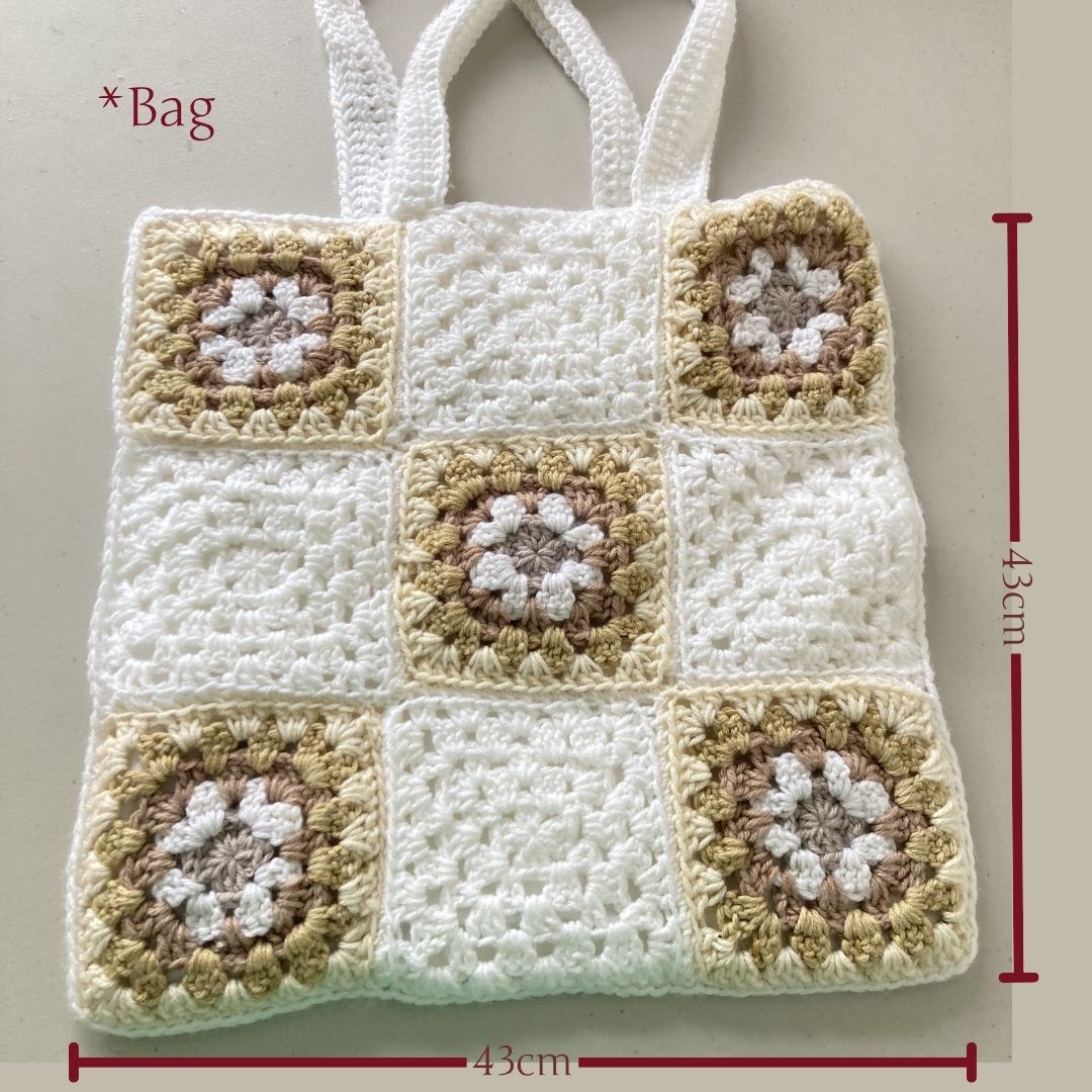 Crocheted Tote/Beach Bag with Matching Lining and Zipper 