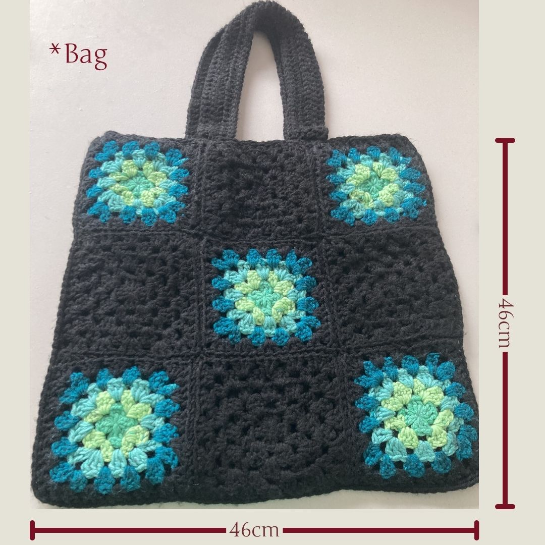 Crocheted Tote/Beach Bag with Matching Lining and Zipper 