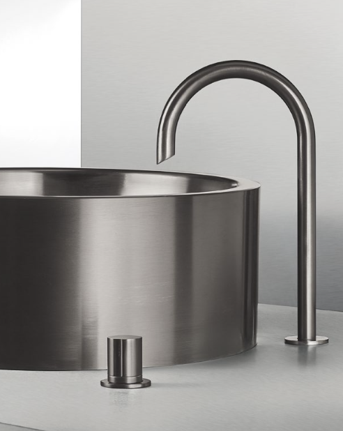 Doc | Deck Mounted Spout