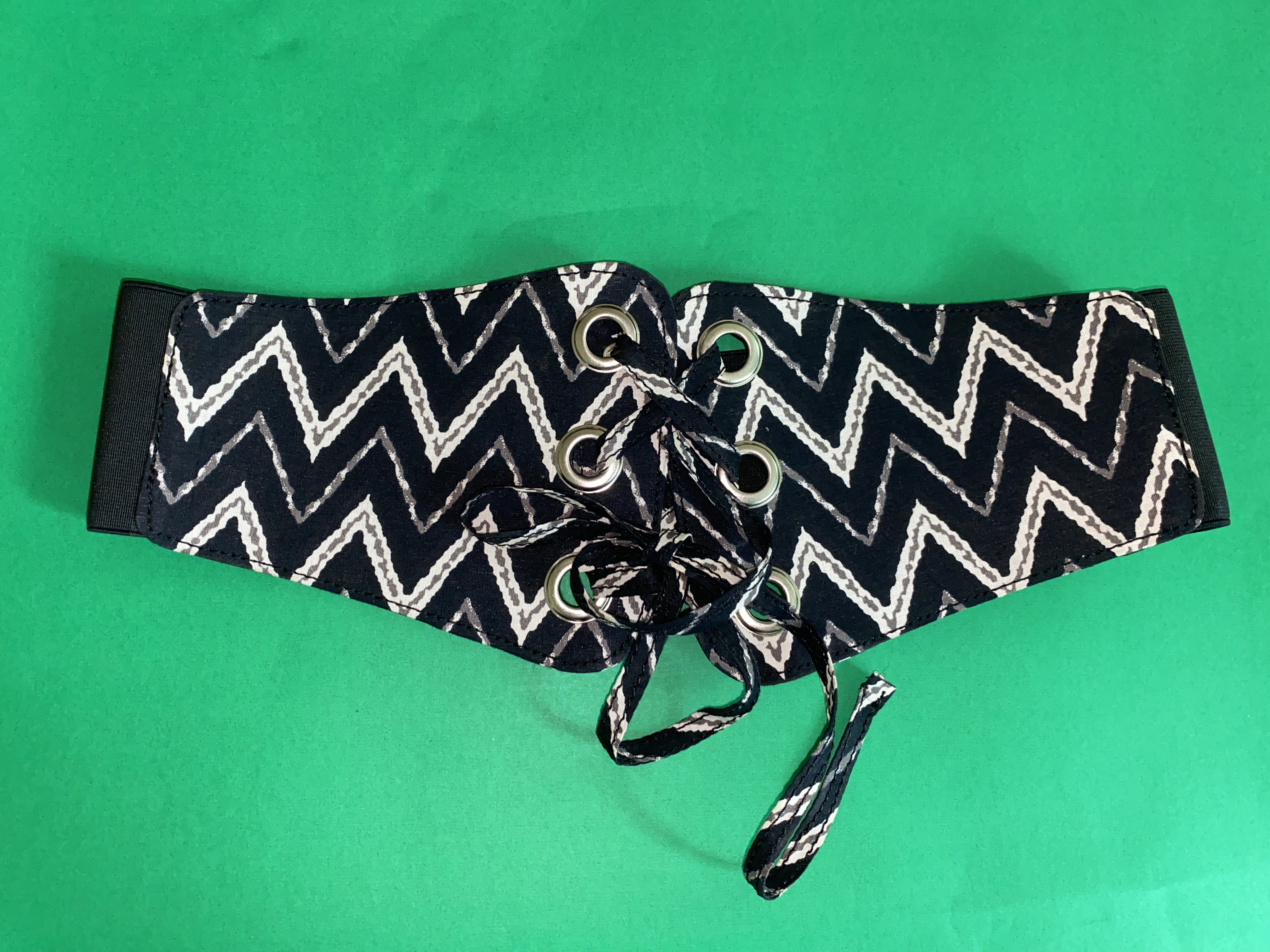 Black–White Chevron Pattern with Tie-up Corset Belt