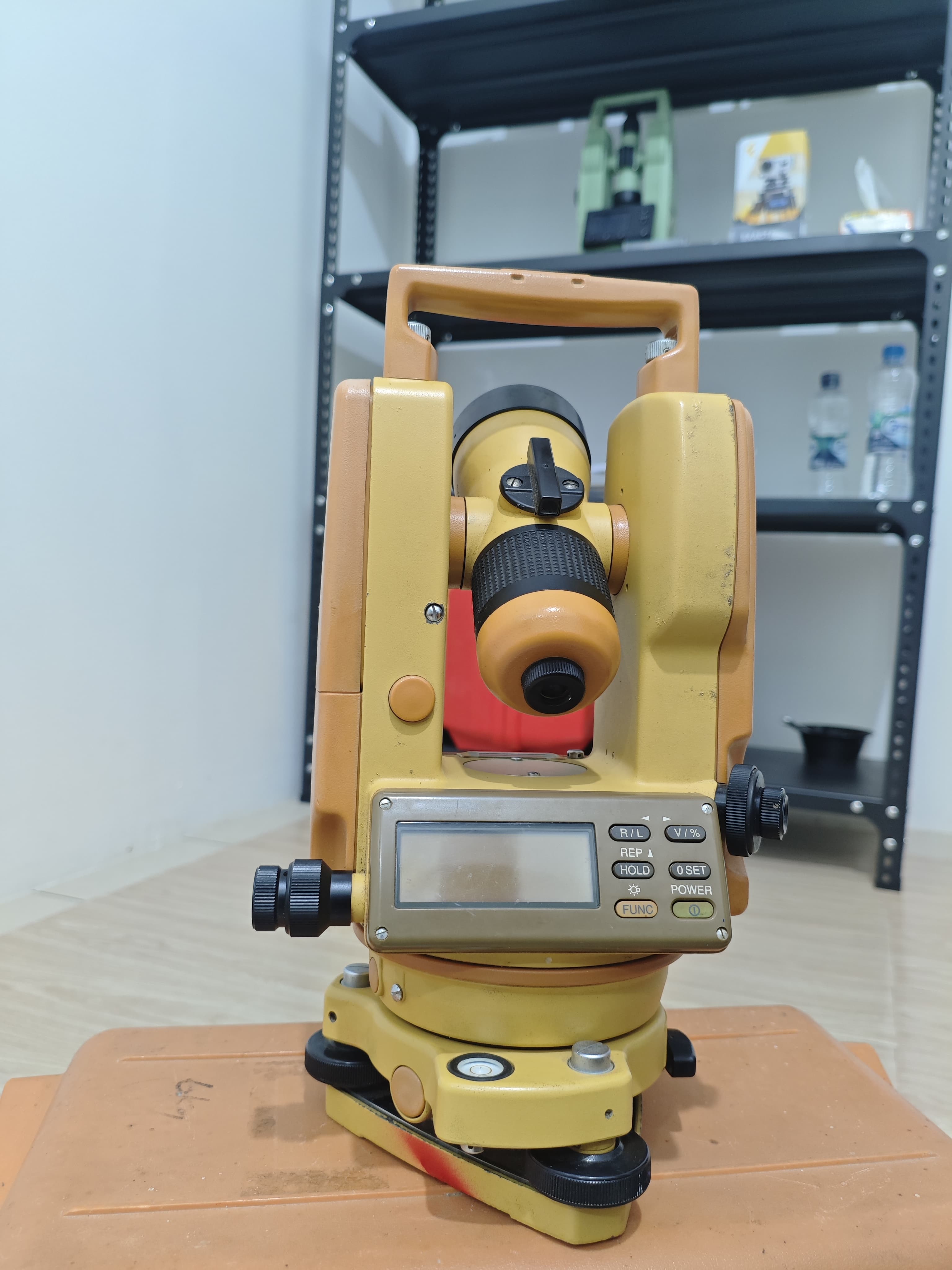 TOPCON Theodolite Digital DT-100 BEKAS