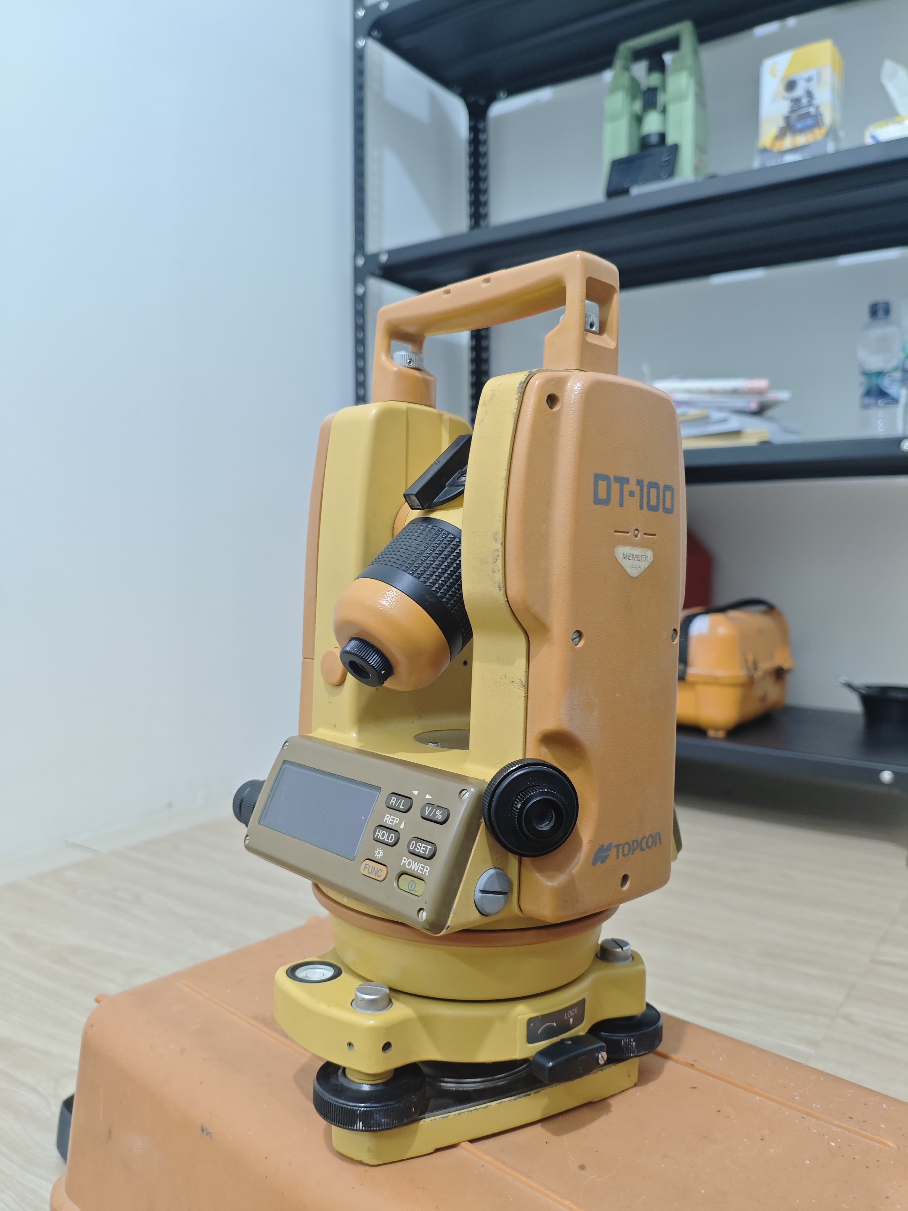 TOPCON Theodolite Digital DT-100 BEKAS