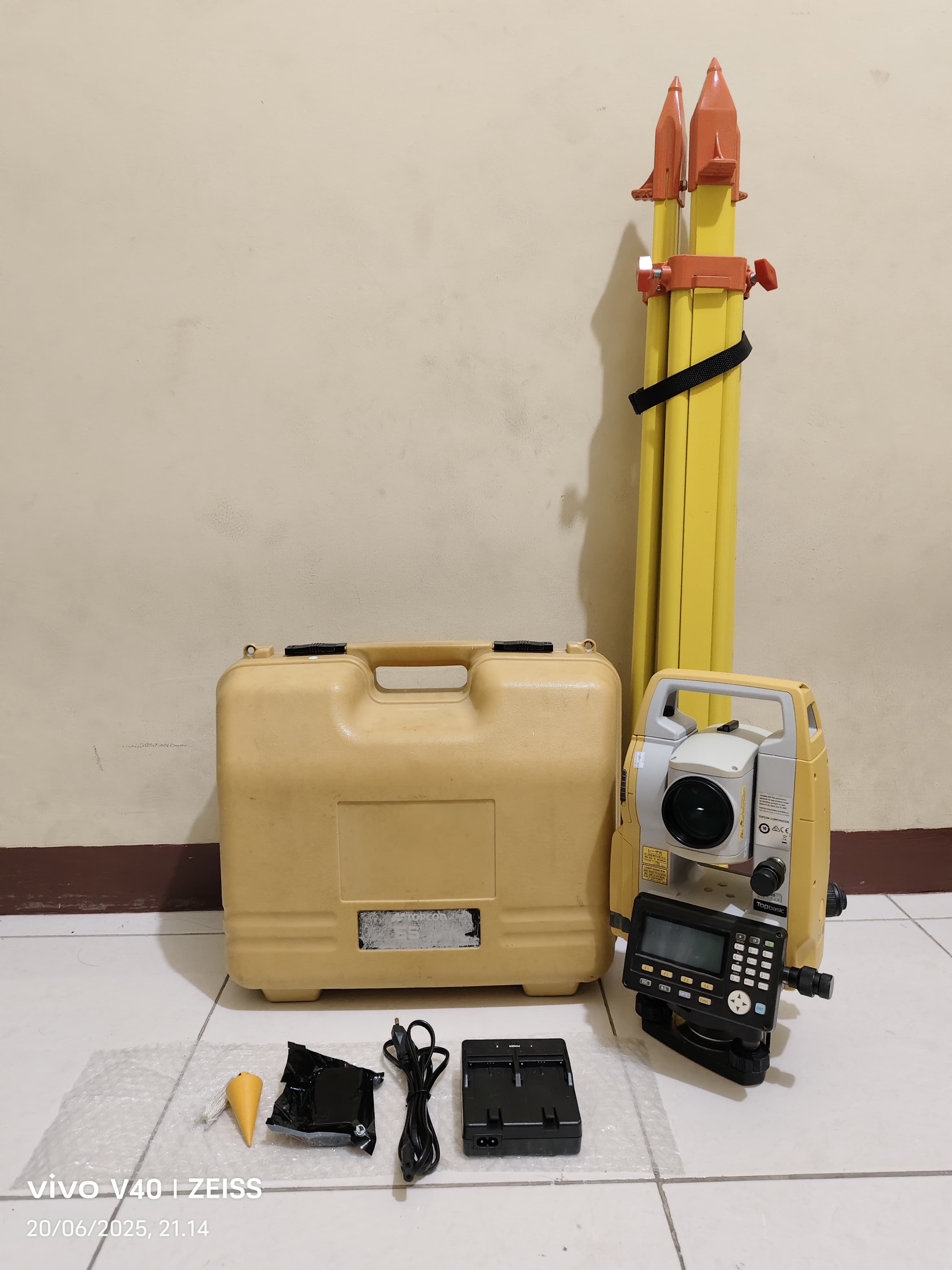 Topcon ES-65 Total Station – Solusi Akurat dan Ekonomis untuk Proyek Lapangan