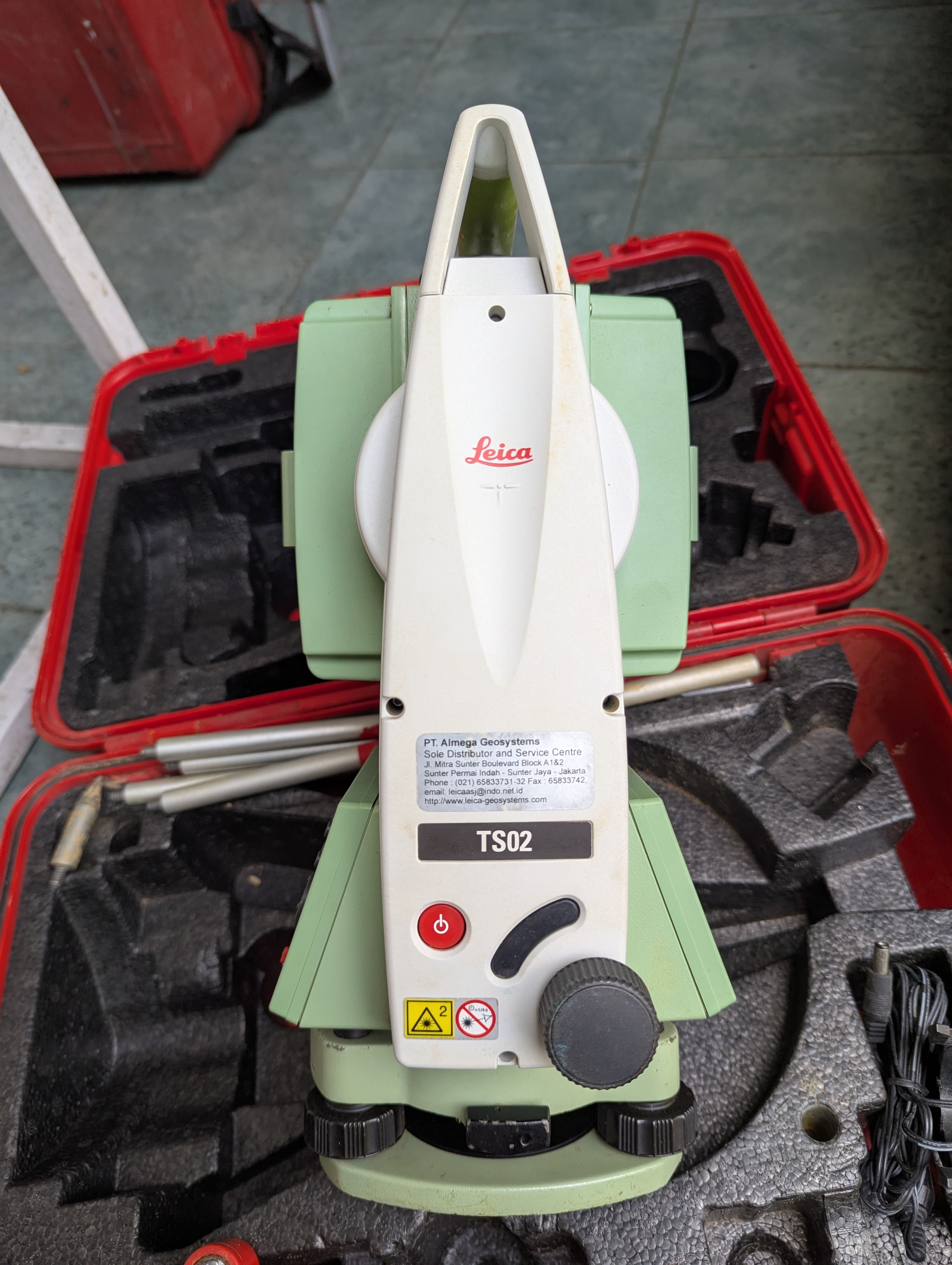 Leica T502 Total Station – Presisi Leica, Harga Bersahabat